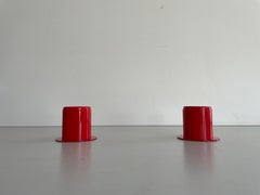 Minimalistisches Design Paar orangefarbene Metall-Wandleuchten, Attr. Artemide, 1970er Jahre, Italien