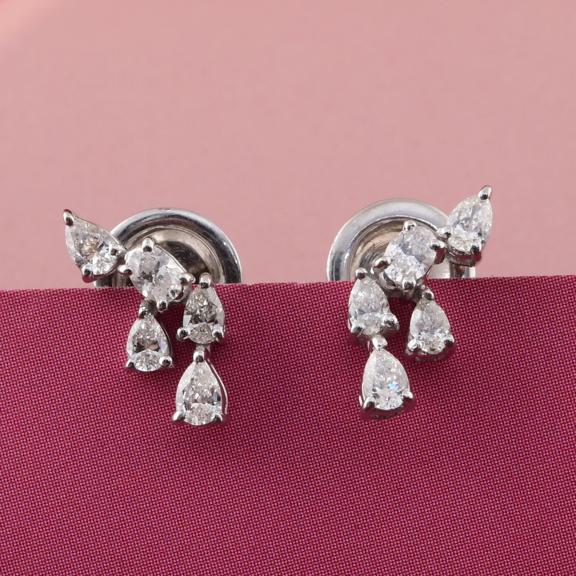 Minimale Diamant-Ohrstecker Brautjungfer Geschenk 18k Weißgold Alle Zölle gezahlt
Diese eleganten Ohrstecker sind mit kaskadenförmig angeordneten birnenförmigen Steinen besetzt. 
Diamanten sind ein universelles Symbol für Ewigkeit, Stärke und