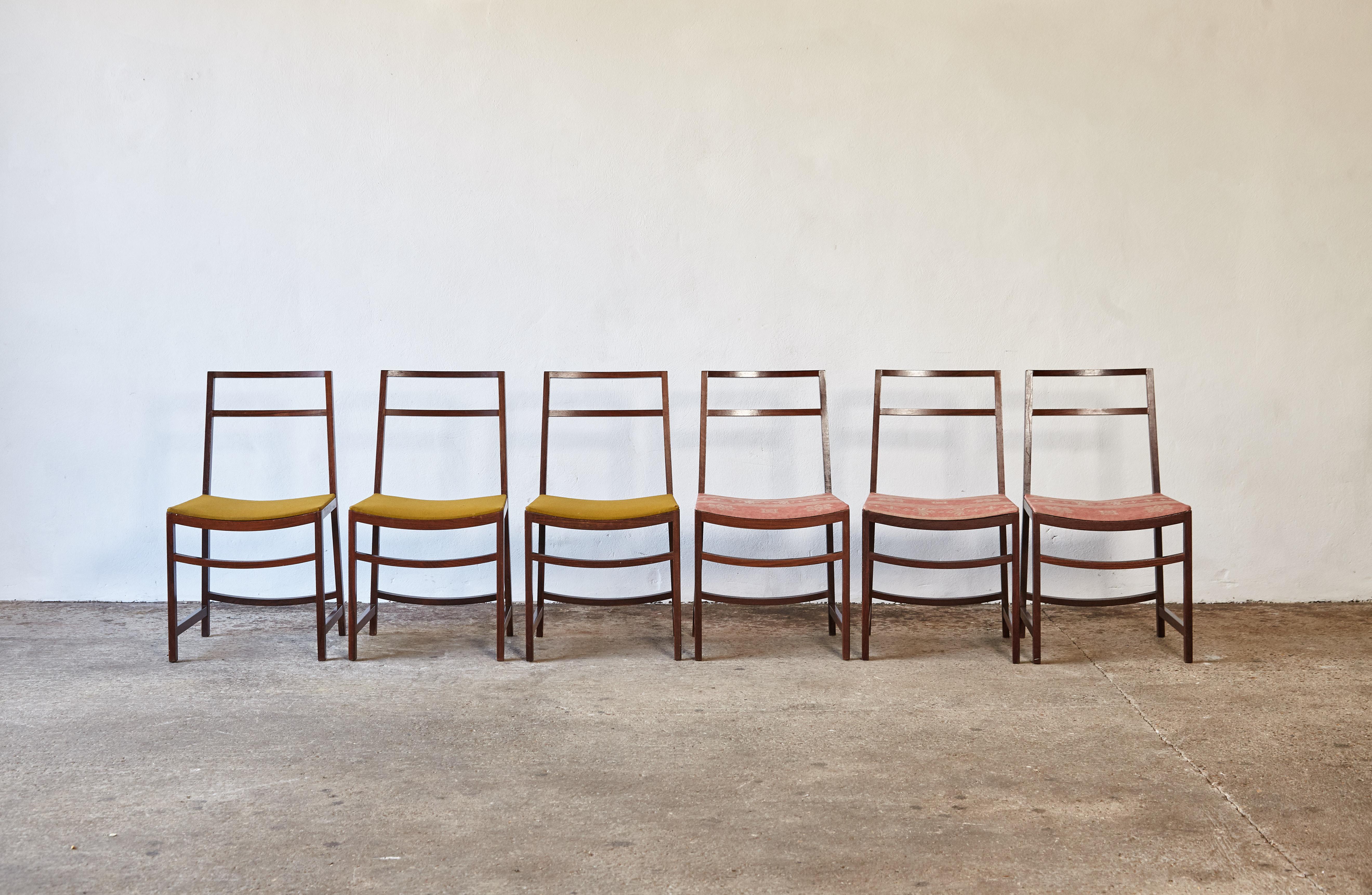 A superb rare set of six Minimalist dining chairs by Renato Venturi for MiM Roma, Italy, 1950s. Good structural condition, minor signs of use and wear relative to age. The loose seat pads require recovering. Final photos for reference.   Fast