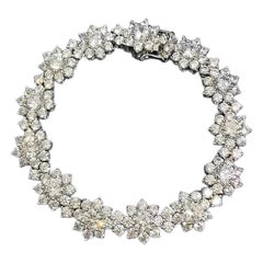 Minimal Flower Styled Moissanite Bracelet 925 Sterling Silver Stunning Bracelet