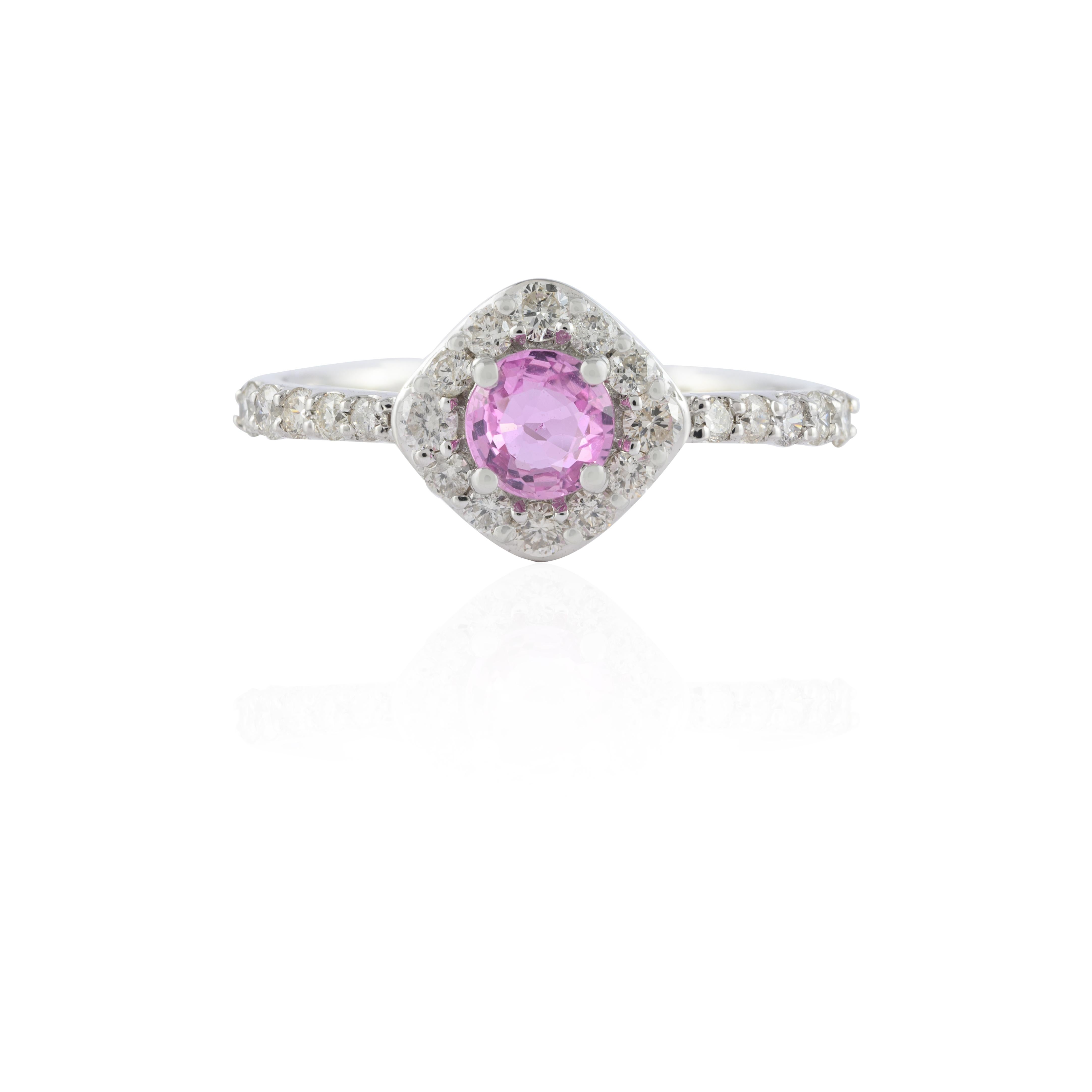 Im Angebot: Minimaler Halo-Diamant- und rosa Saphir-Ring, eingefasst in 14k massives Weißgold () 3