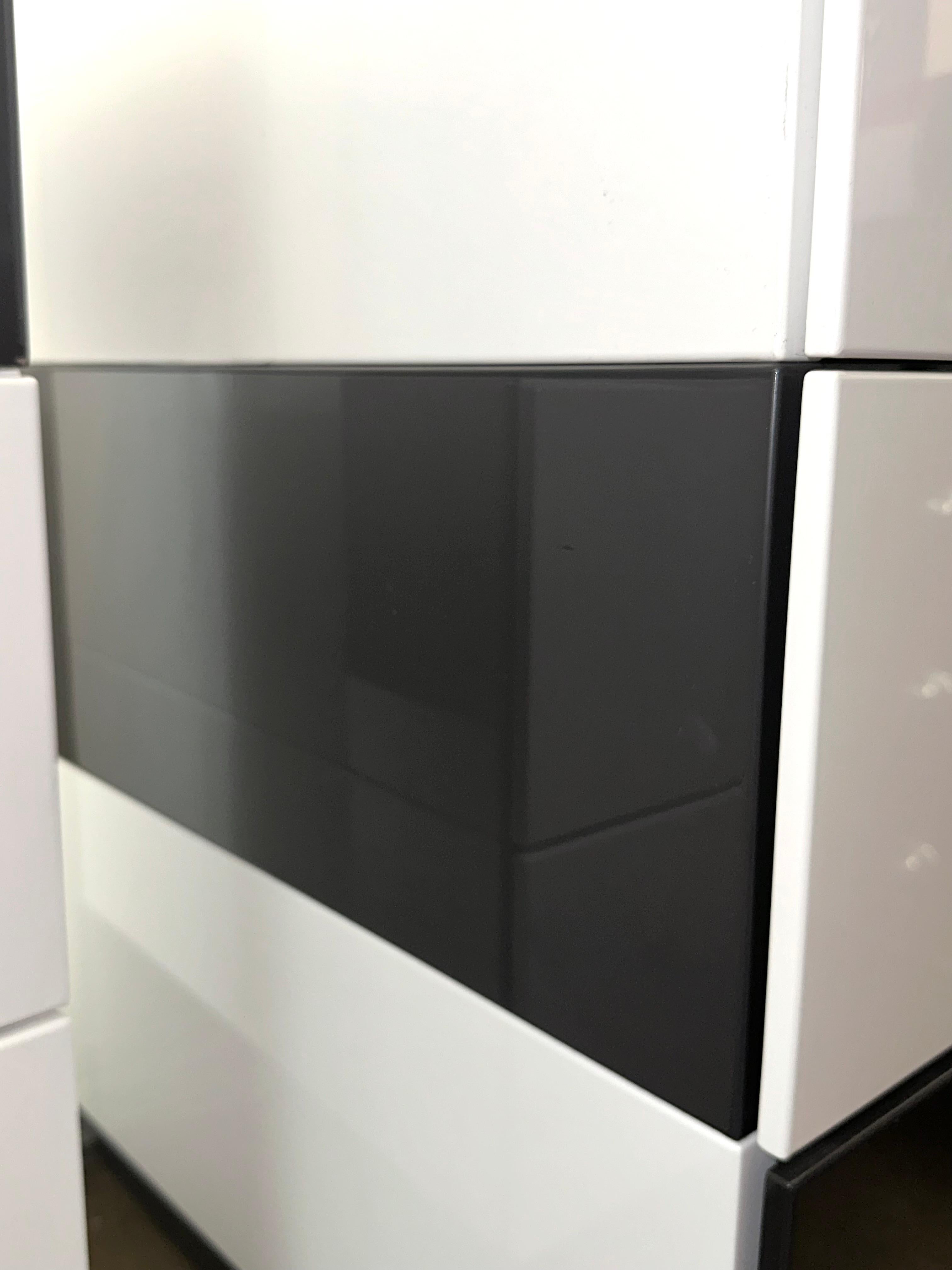 Ensemble de commodes Brix modulaires blanc et gris par Bensen, Italie en vente 2