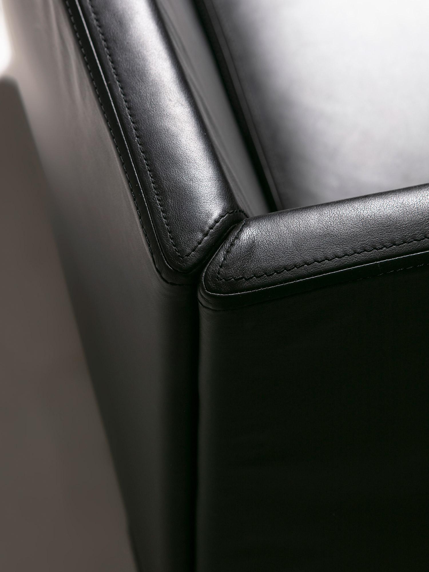 Minimal Leather Armchair Model 