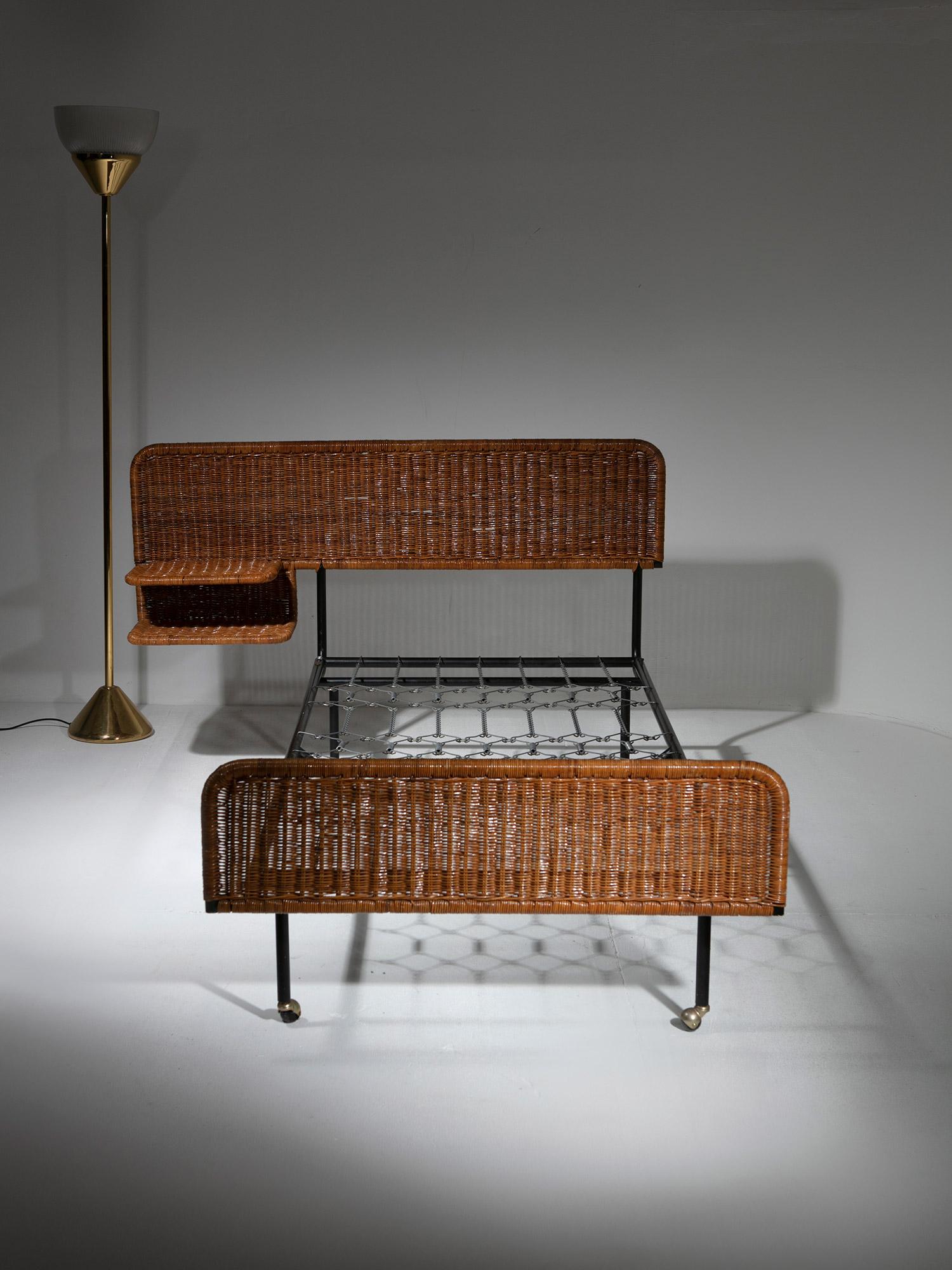 Minimal Metal and Wicker Single Bed with Integrated Shelves, Italy, 1960s For Sale 3