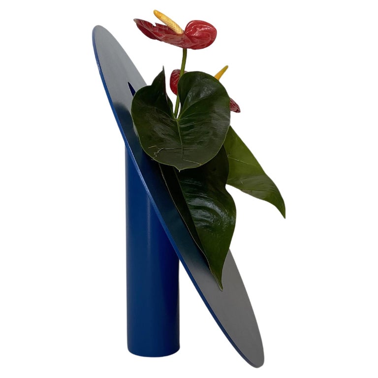 Minimal Metal Vase For Sale at 1stDibs