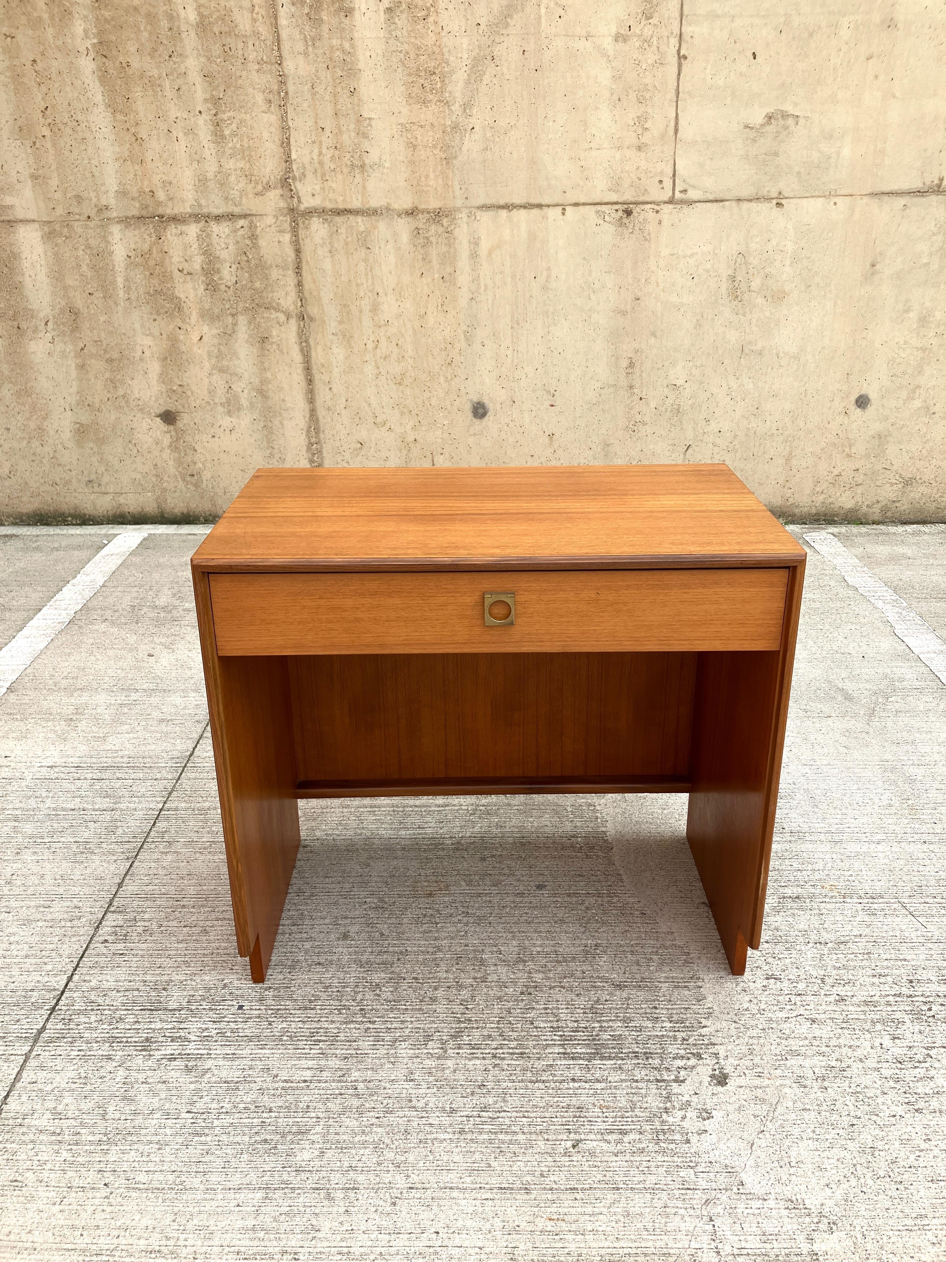 Minimal mid century desk / dressing table in Teak by G Plan Danish style For Sale 2