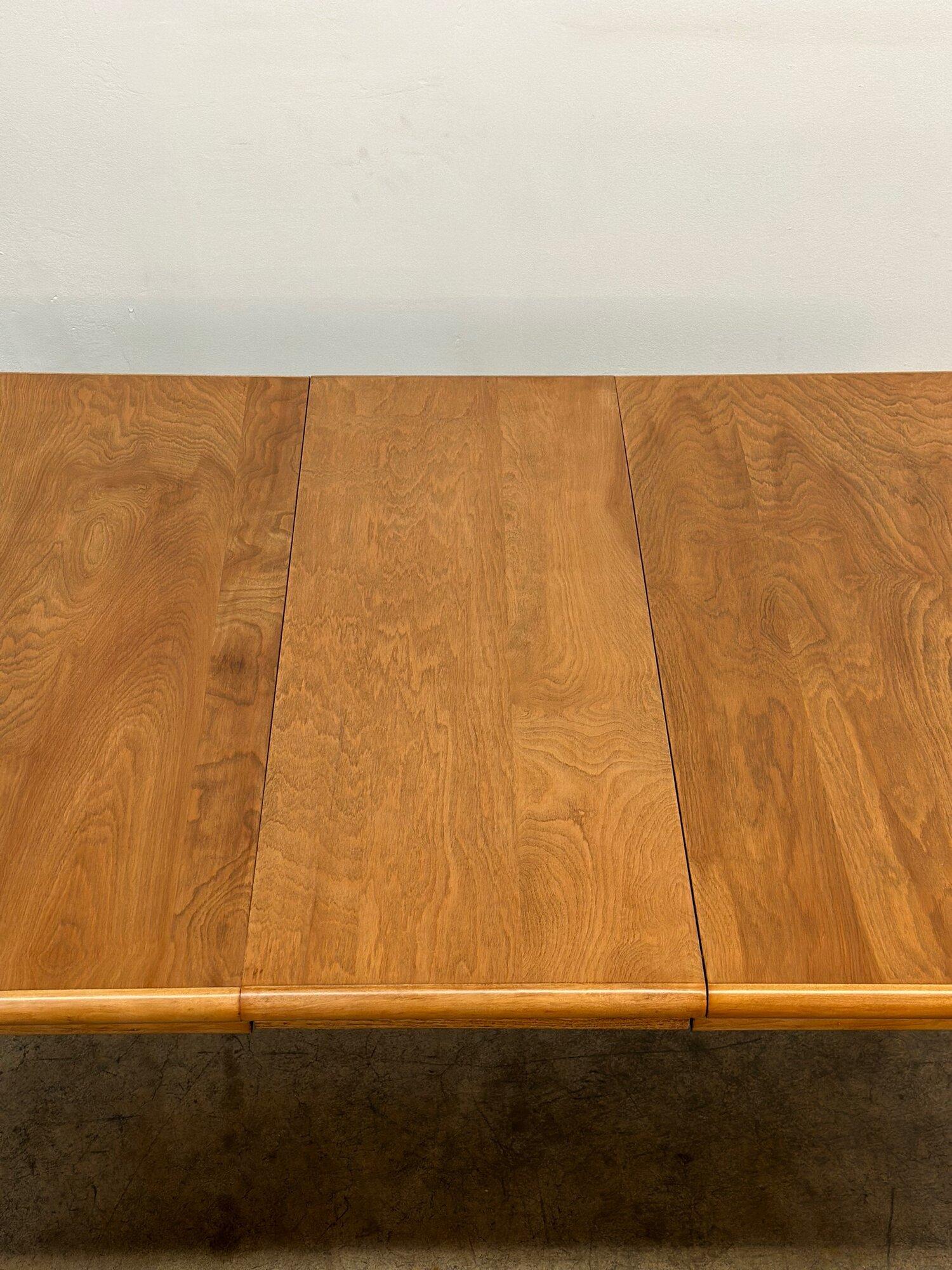 Minimal Midcentury Dining Table In Good Condition In Los Angeles, CA
