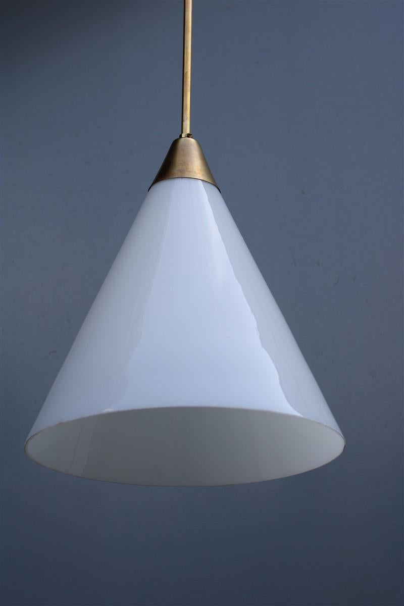 Minimal Midcentury Italian Design Chandelier Brass Gold White Glass Stilnovo In Good Condition For Sale In Palermo, Sicily