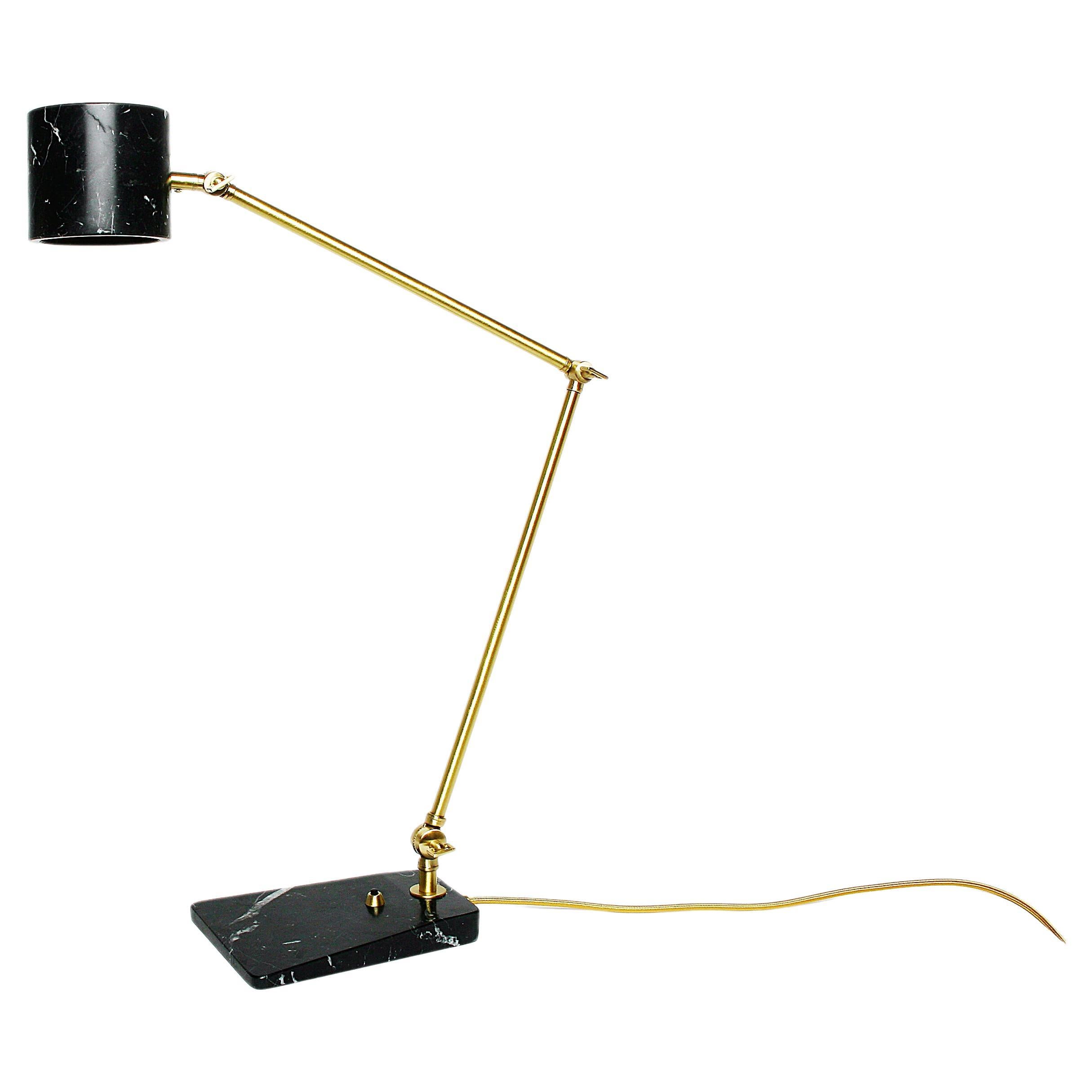 Minimal Modern Italian "Flamingo" table lamp, in back marble in vendita