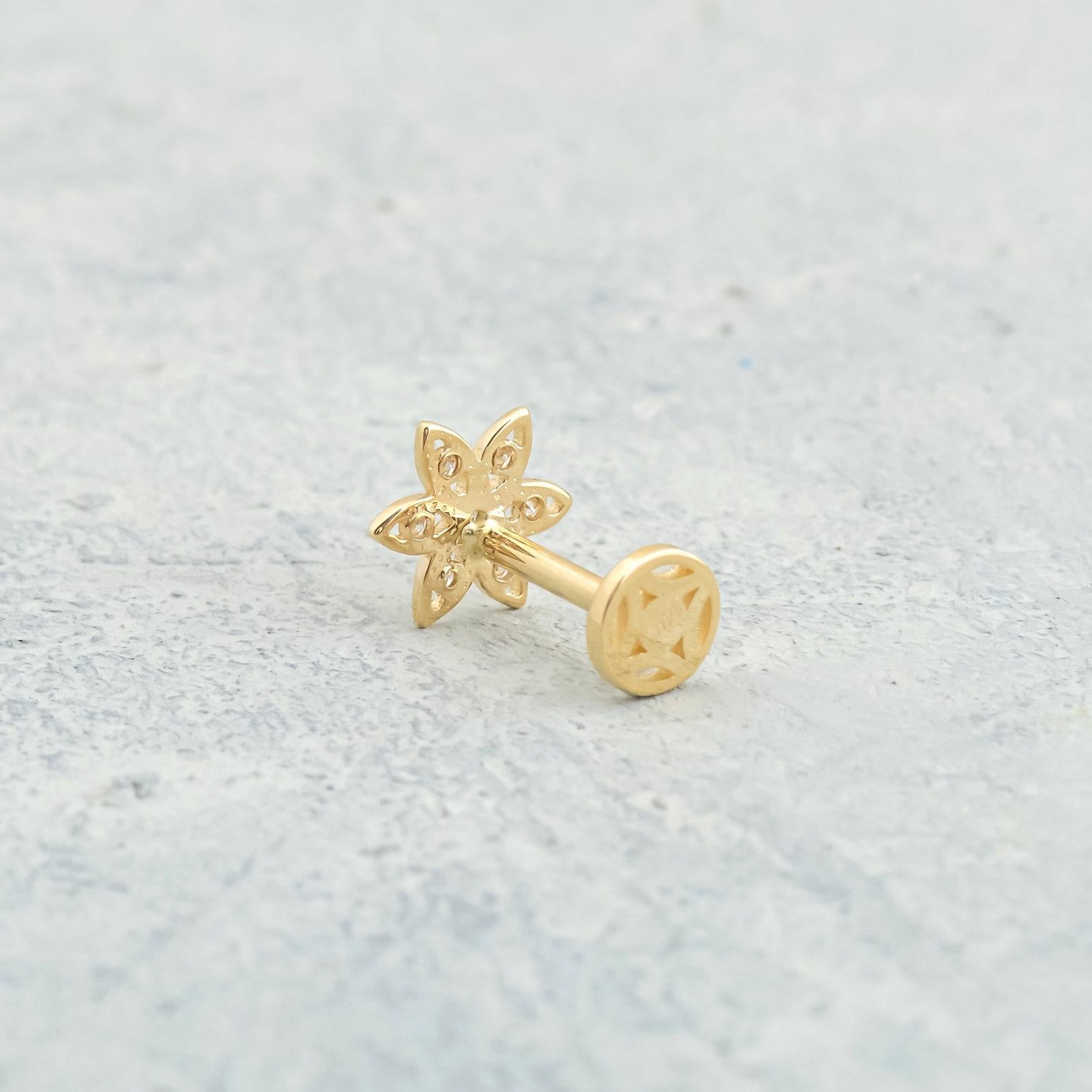 Minimalistischer minimalistischer Tragus-Ohrring aus Moissanit mit Schraubverschluss 925 aus Sterlingsilber für Damen 2
