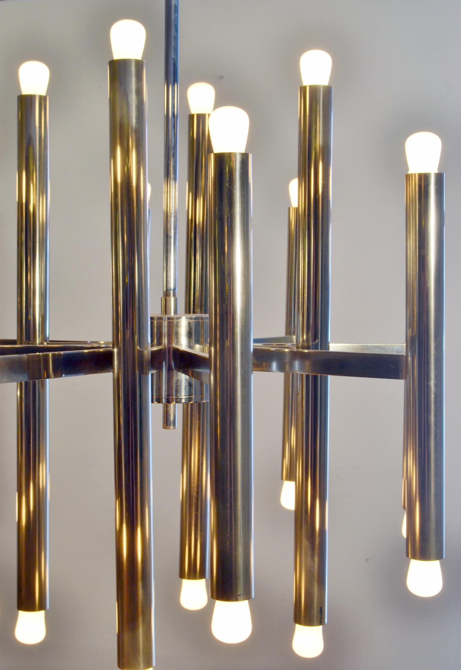 Minimal Chandelier by Sciolari in Chrome with 24 Lights In Excellent Condition For Sale In London, GB