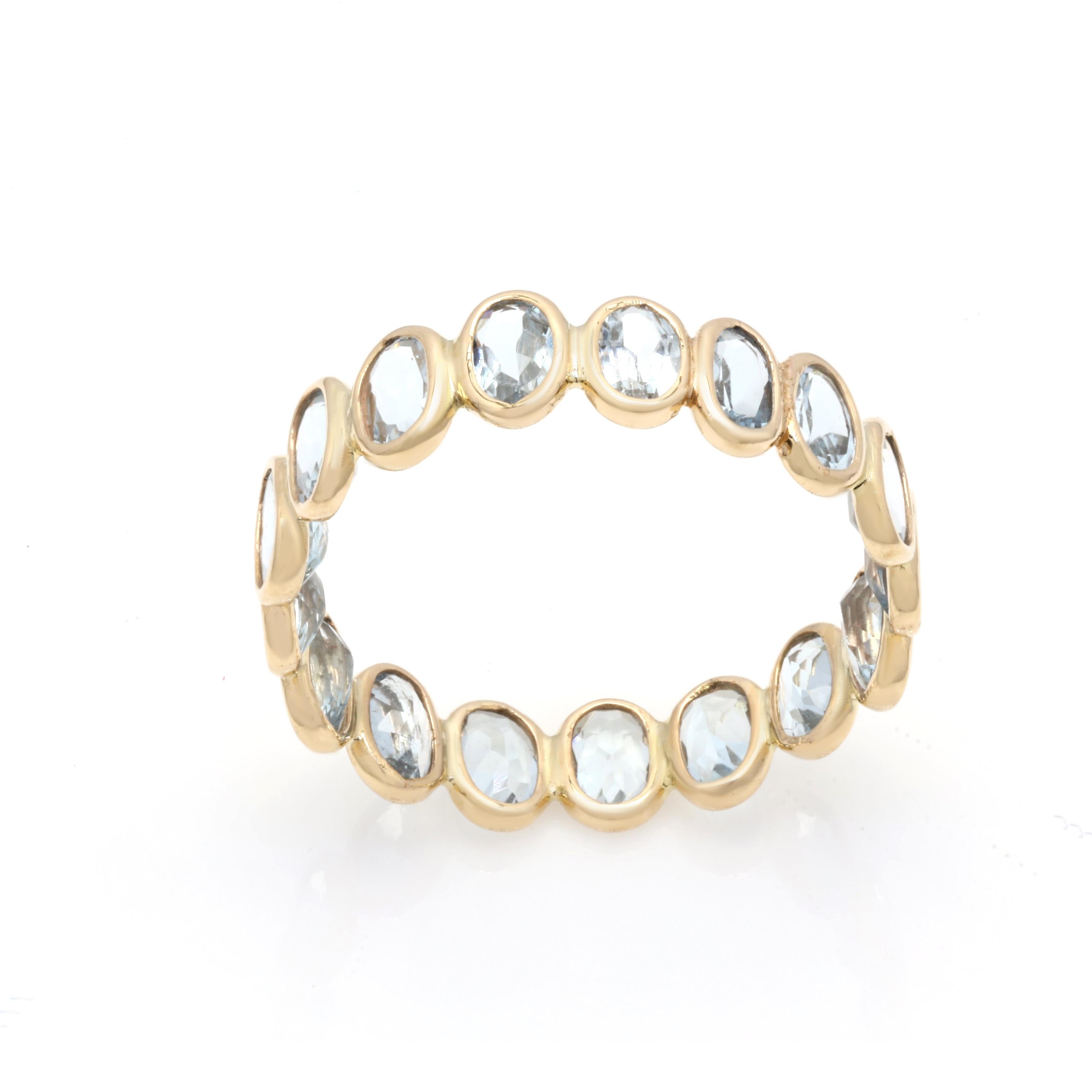 For Sale:  Minimal Oval 3.23 Ct Aquamarine Eternity Band Ring in 18K Yellow Gold 2
