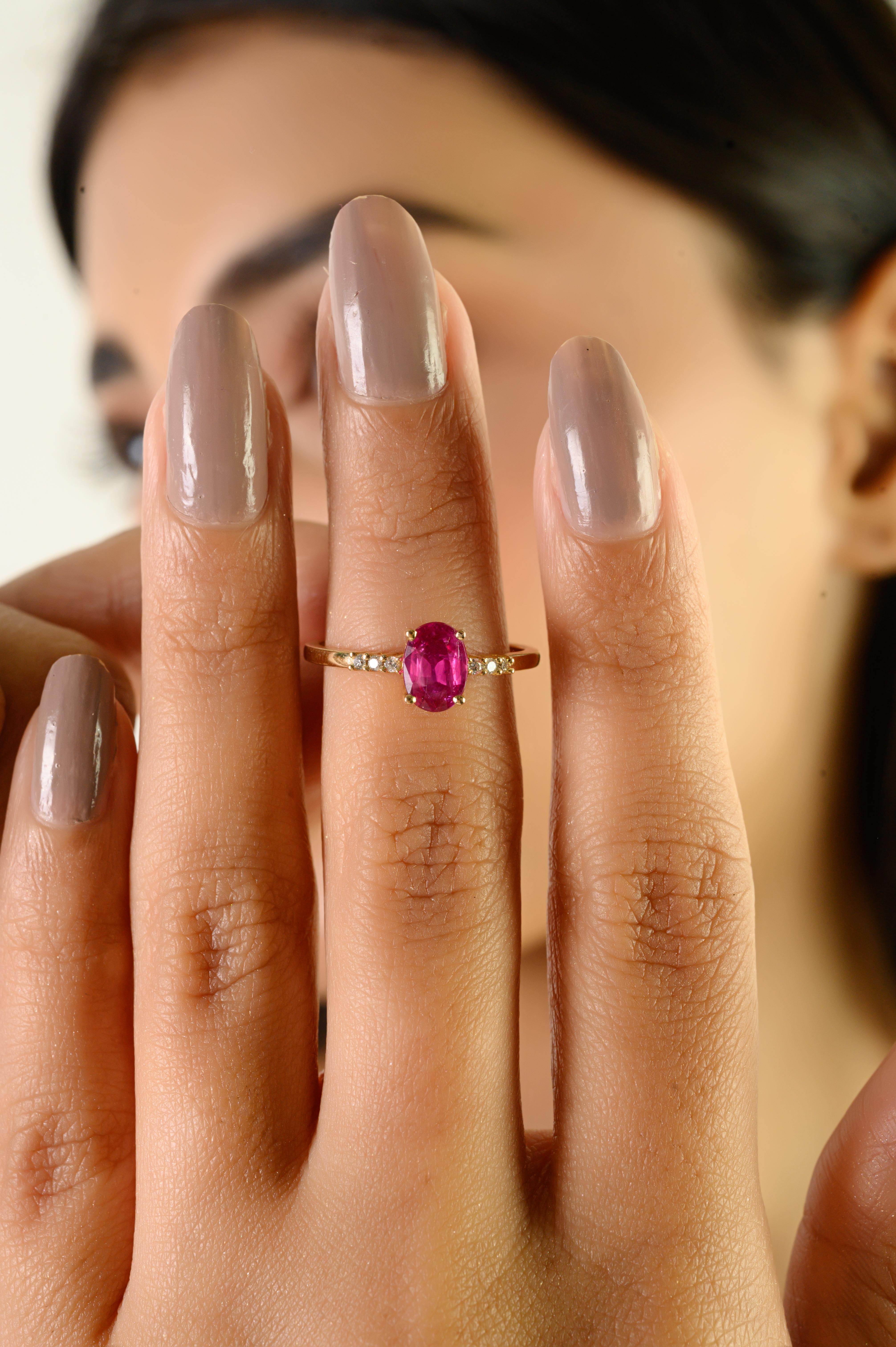 En vente :  Bague de fiançailles en or jaune 14K avec solitaire ovale en rubis naturel et diamant 5