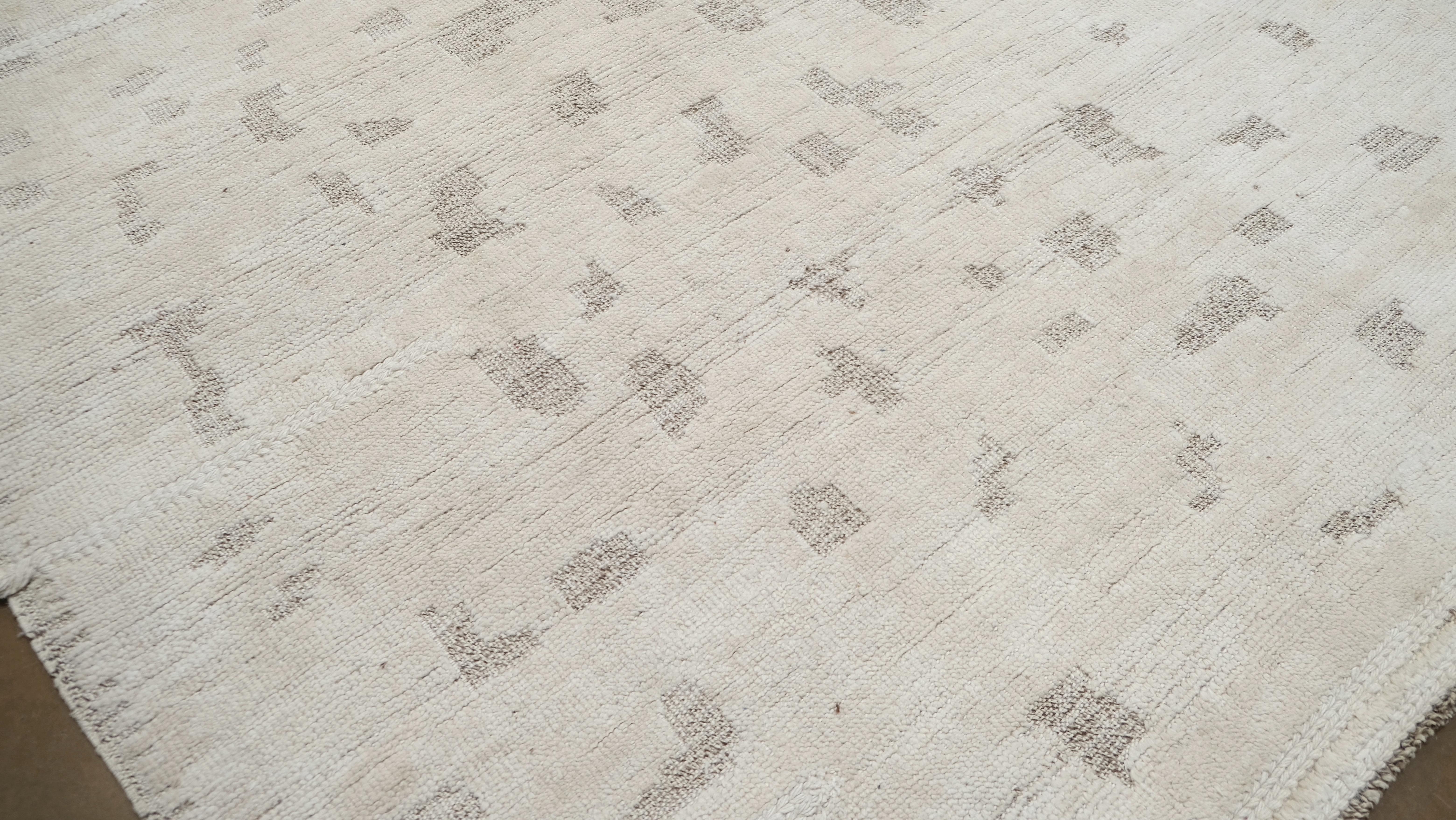 Minimal gemusterter neutraler handgeknüpfter Wollteppich 12'x14'4'' (Moderne) im Angebot