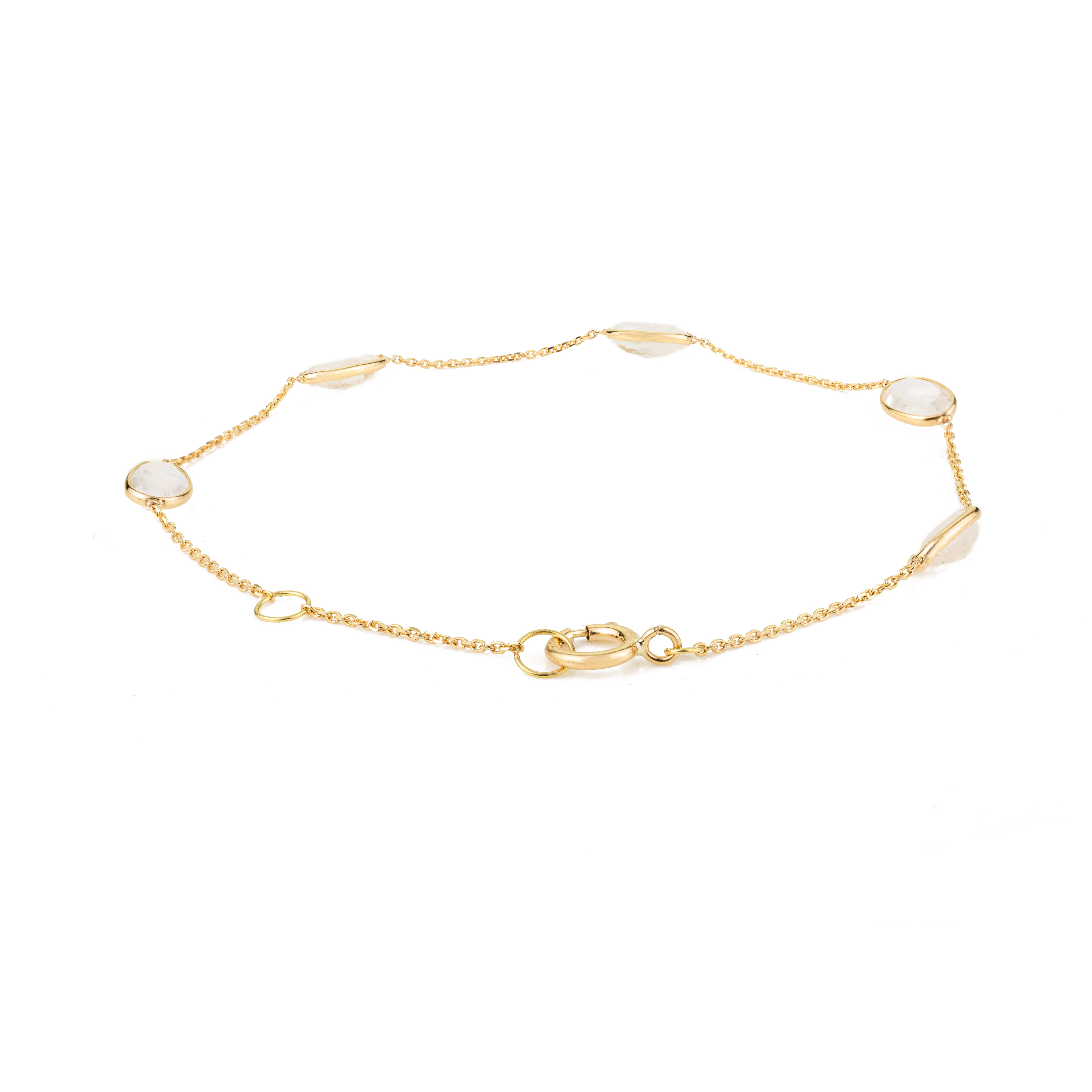 Minimal June Birthstone Moonstone Chain Bracelet in 18k Yellow Gold For Sale 1