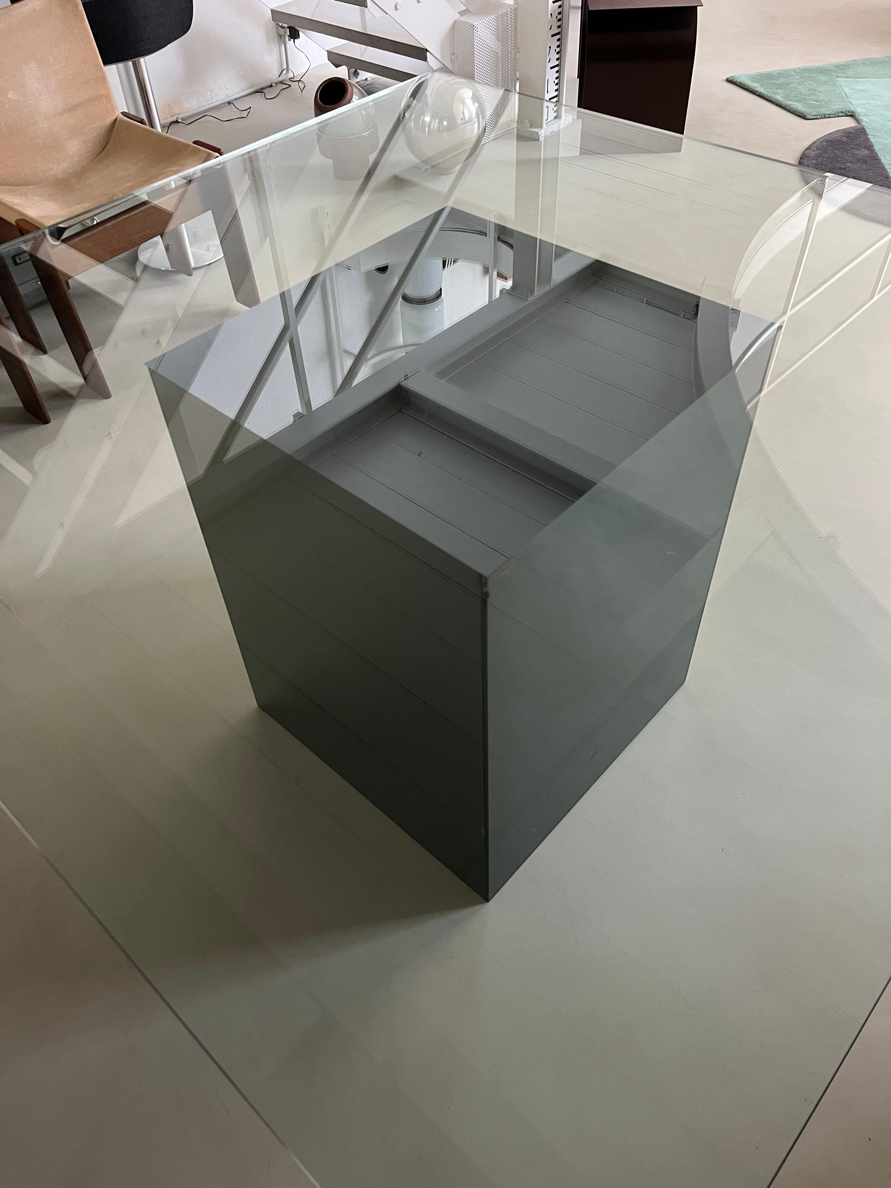Minimal retro Mirror and chrystal square dining table by Nanda Vigo for Acerbis 7