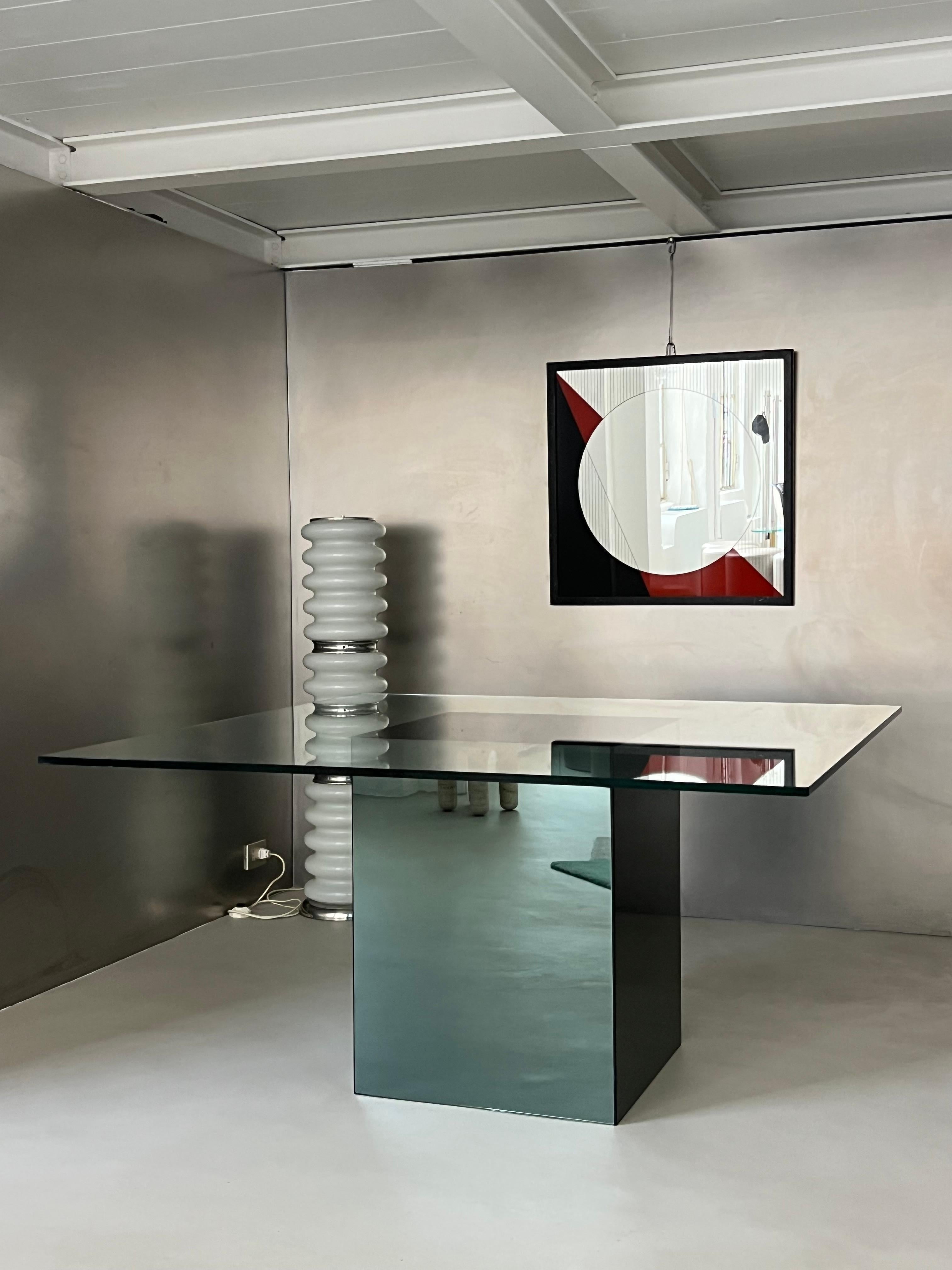 Minimal retro Mirror and chrystal square dining table by Nanda Vigo for Acerbis In Fair Condition In Milano, IT