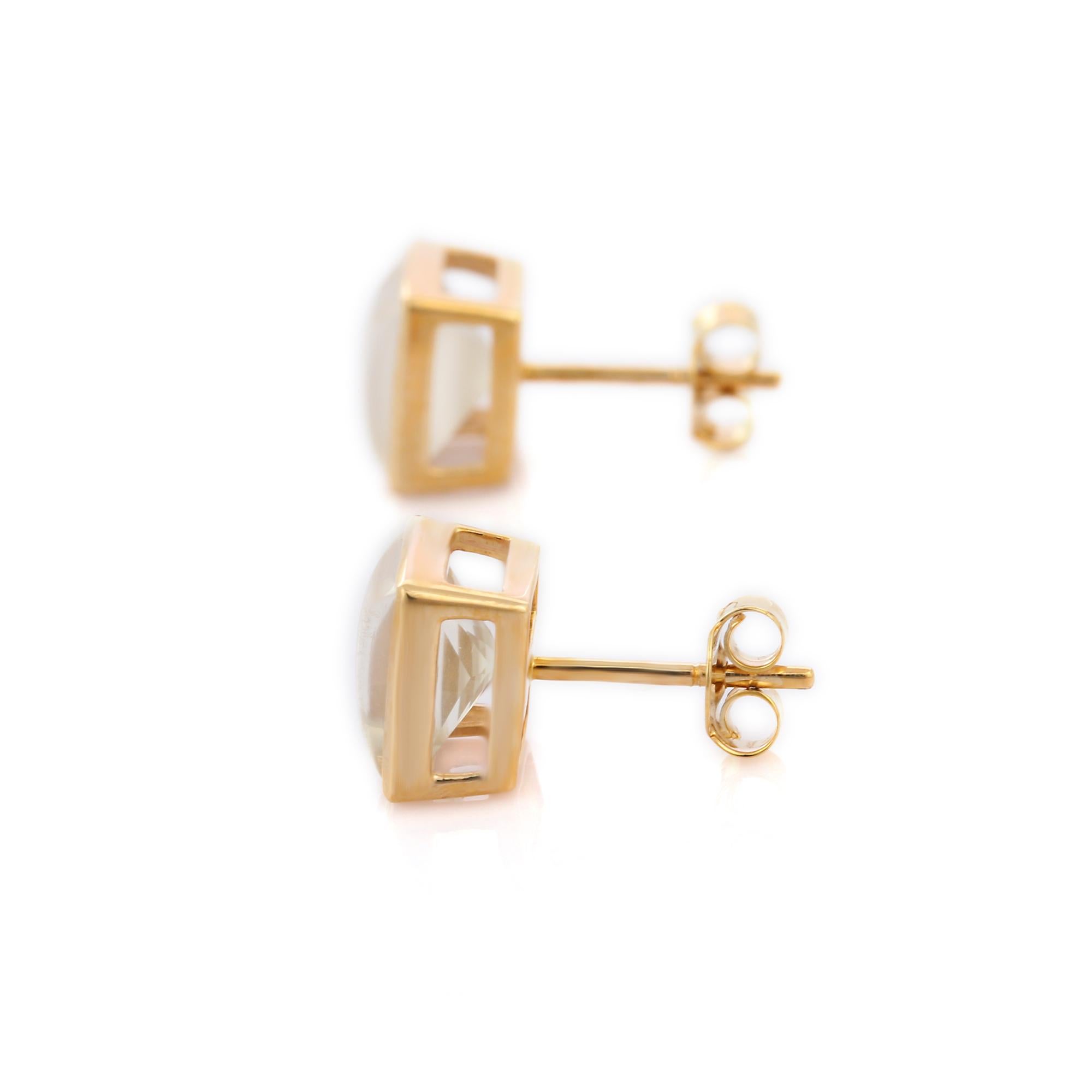 14K Yellow Gold Everyday Square Cut Rainbow Moonstone Stud Earrings In New Condition For Sale In New York, NY