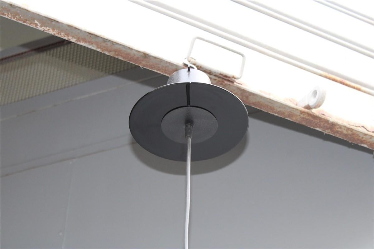 Italiano Lampadario rotondo minimalista 1980 in vetro di Murano nero in stile Ettore Sottsass in vendita