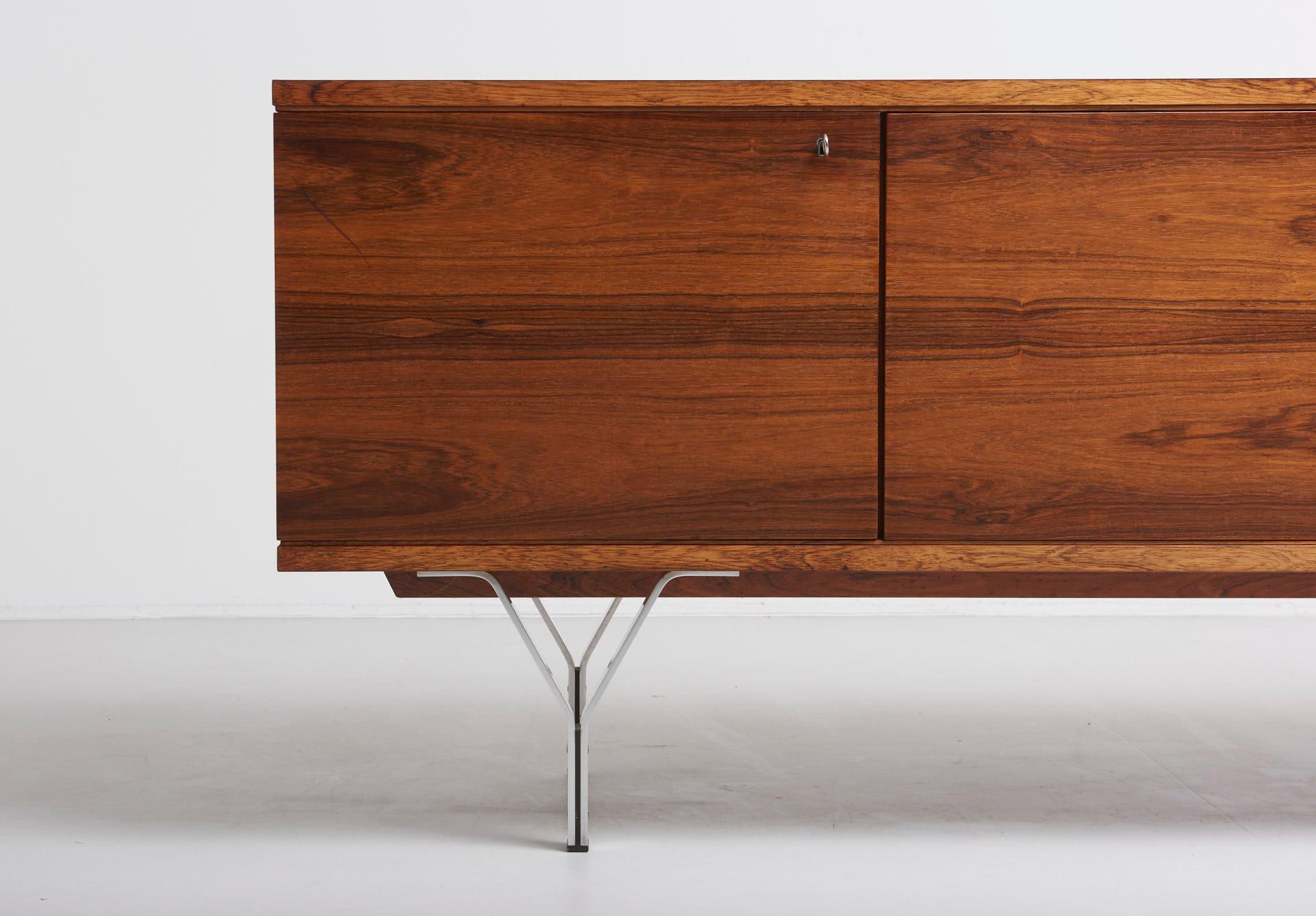 Mid-Century Modern Minimal Sideboard in Rio Palissander with Y-Shaped Feet, 1960s