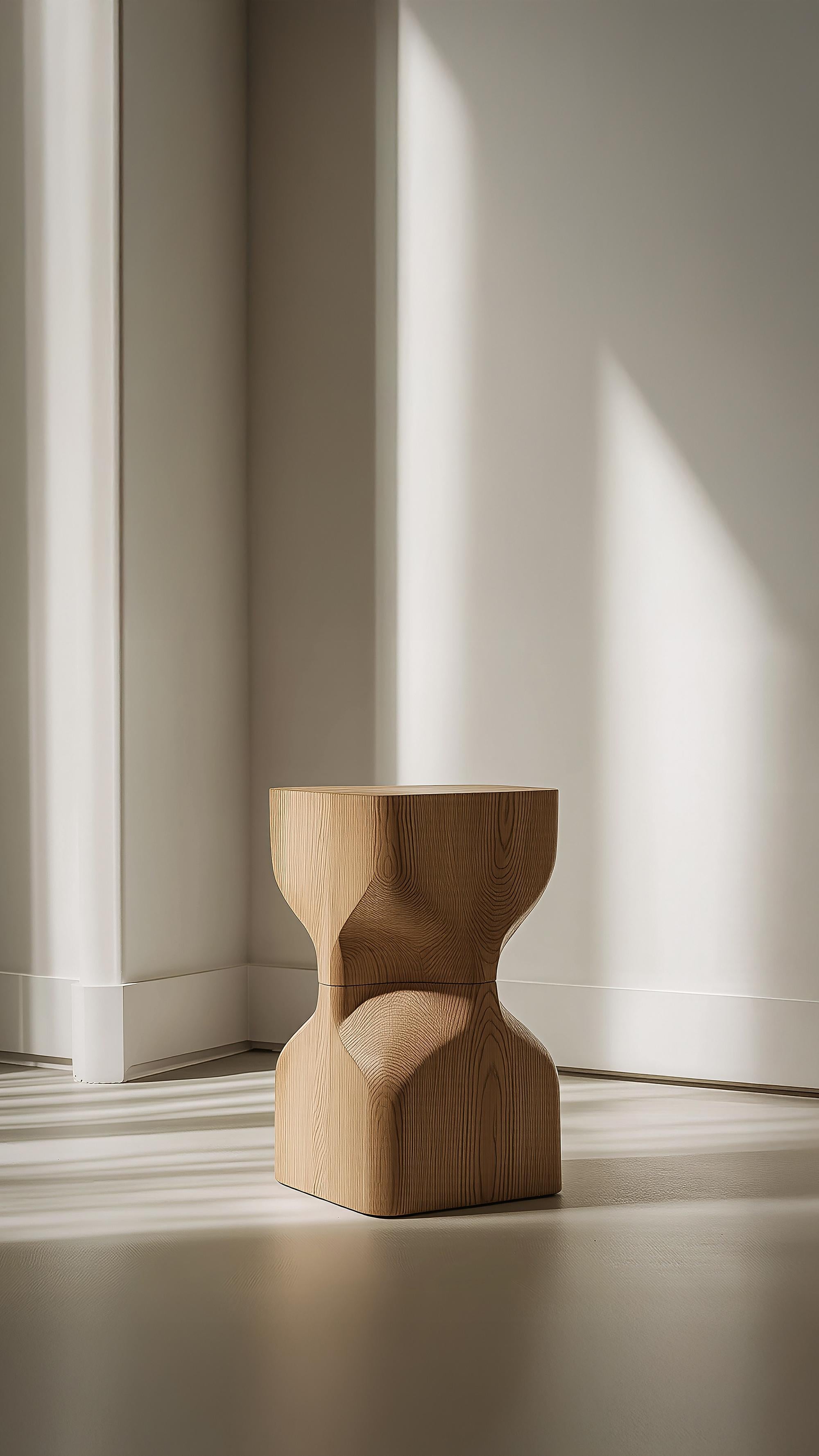 Mid-Century Modern Tabouret minimal en bois massif Socle No54, Design by Joel Escalona en vente