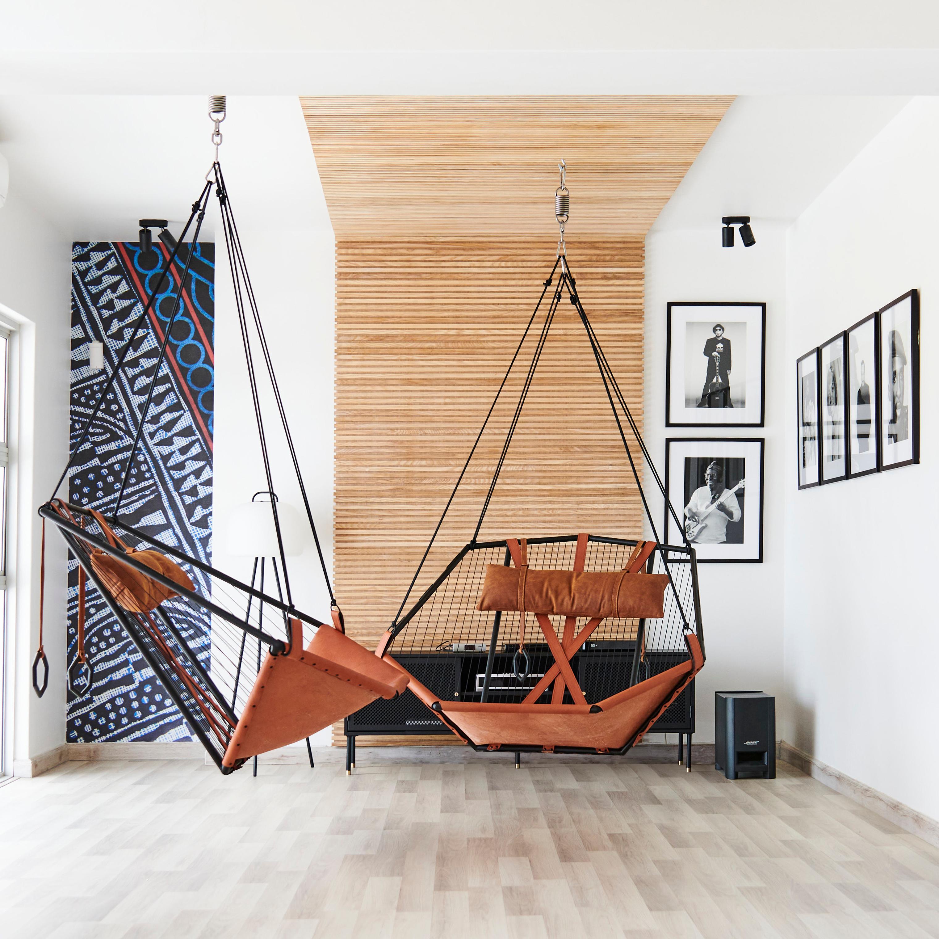 Minimal Studio Stirling: kantiger Sling-Stuhl aus echtem Leder in Braun im Angebot 3