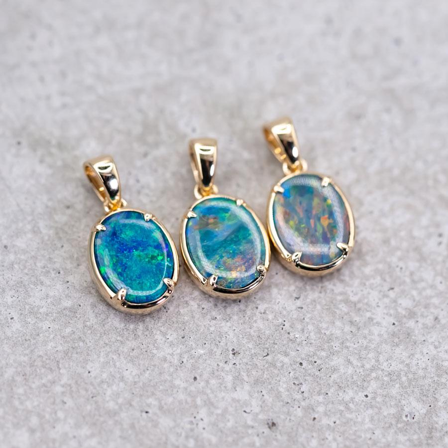 Taglio ovale Collana con ciondolo opale doppio ovale in stile minimalista in oro giallo 14k in vendita