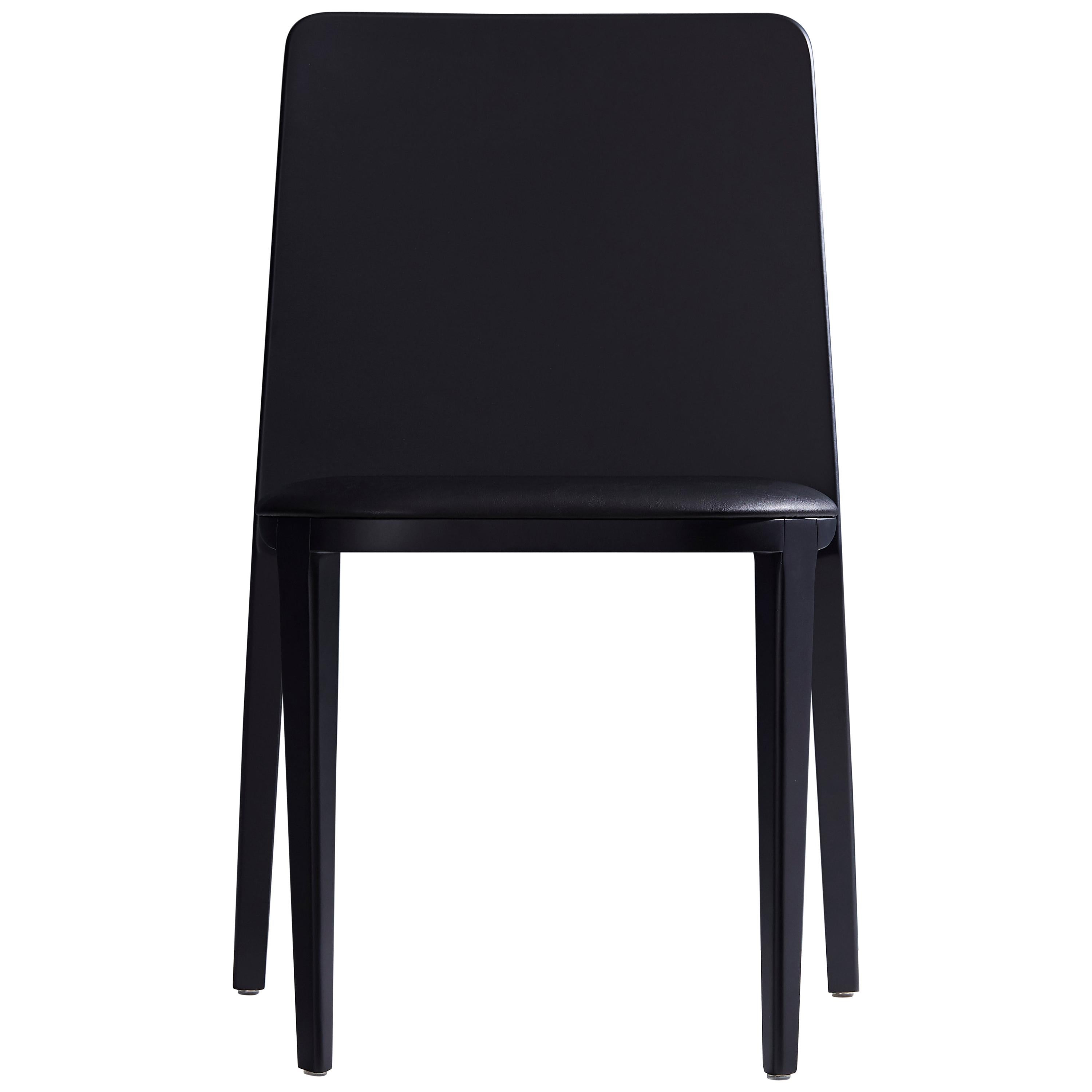 Chaise en bois massif, sièges en cuir, panneau arrière massif de style minimaliste en vente