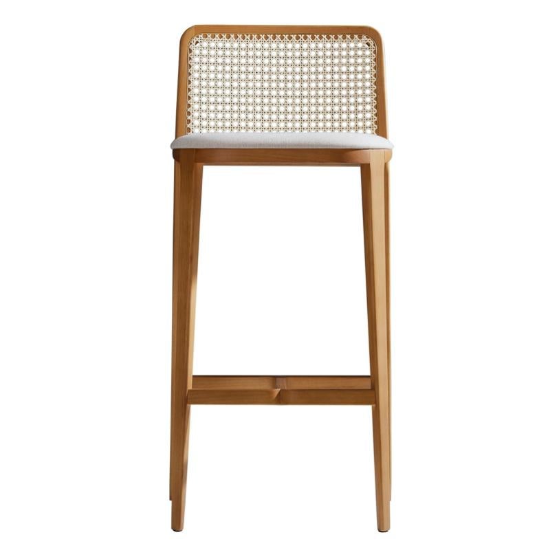 Tabouret en bois massif, sièges en textiles ou en cuir de style minimaliste, dossier à baldaquin Neuf - En vente à Vila Cordeiro, São Paulo