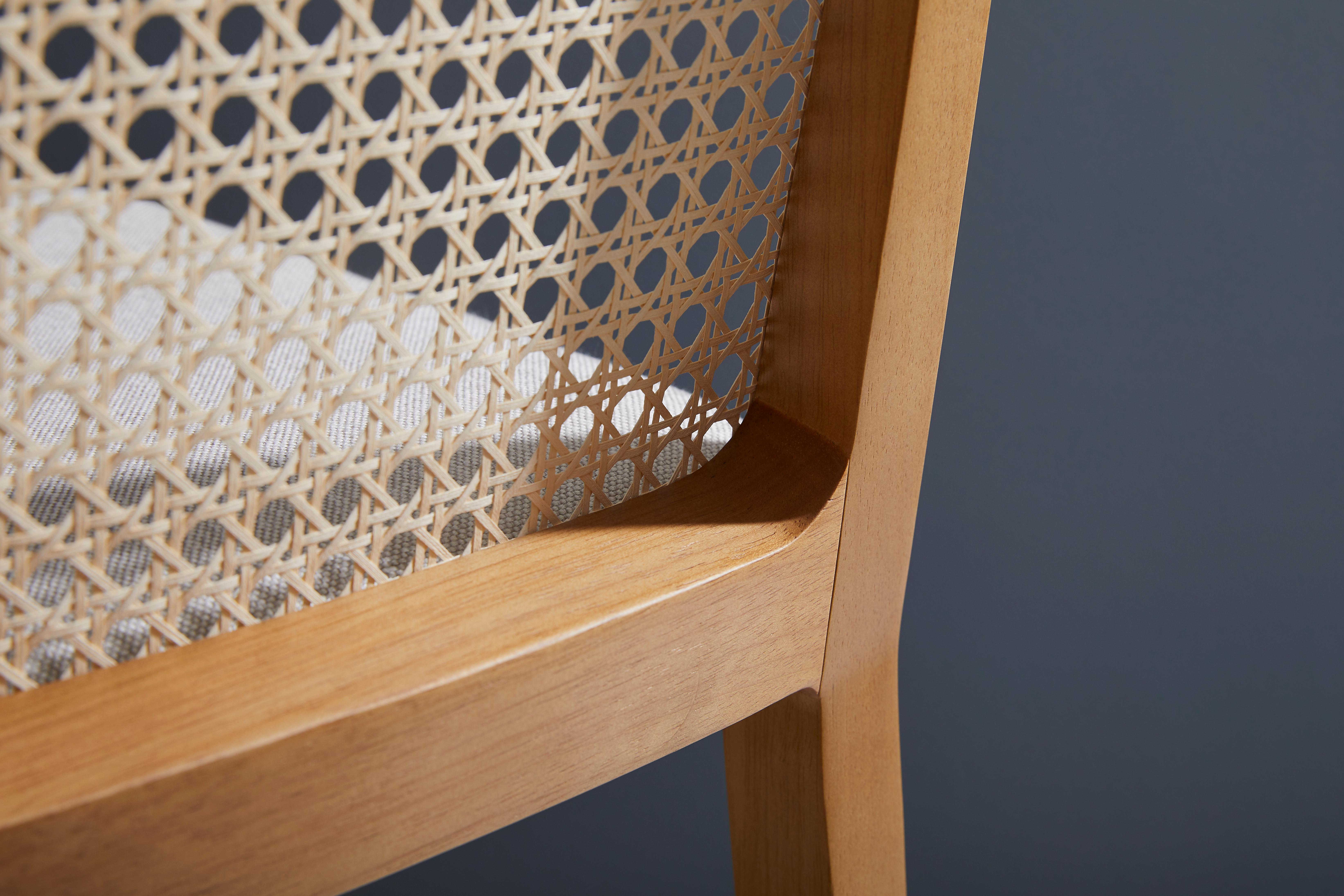 Minimalistischer Hocker aus Massivholz, Sitzmöbel aus Textilien oder Leder, Rückenlehne aus Rohrholz (Gehstock) im Angebot