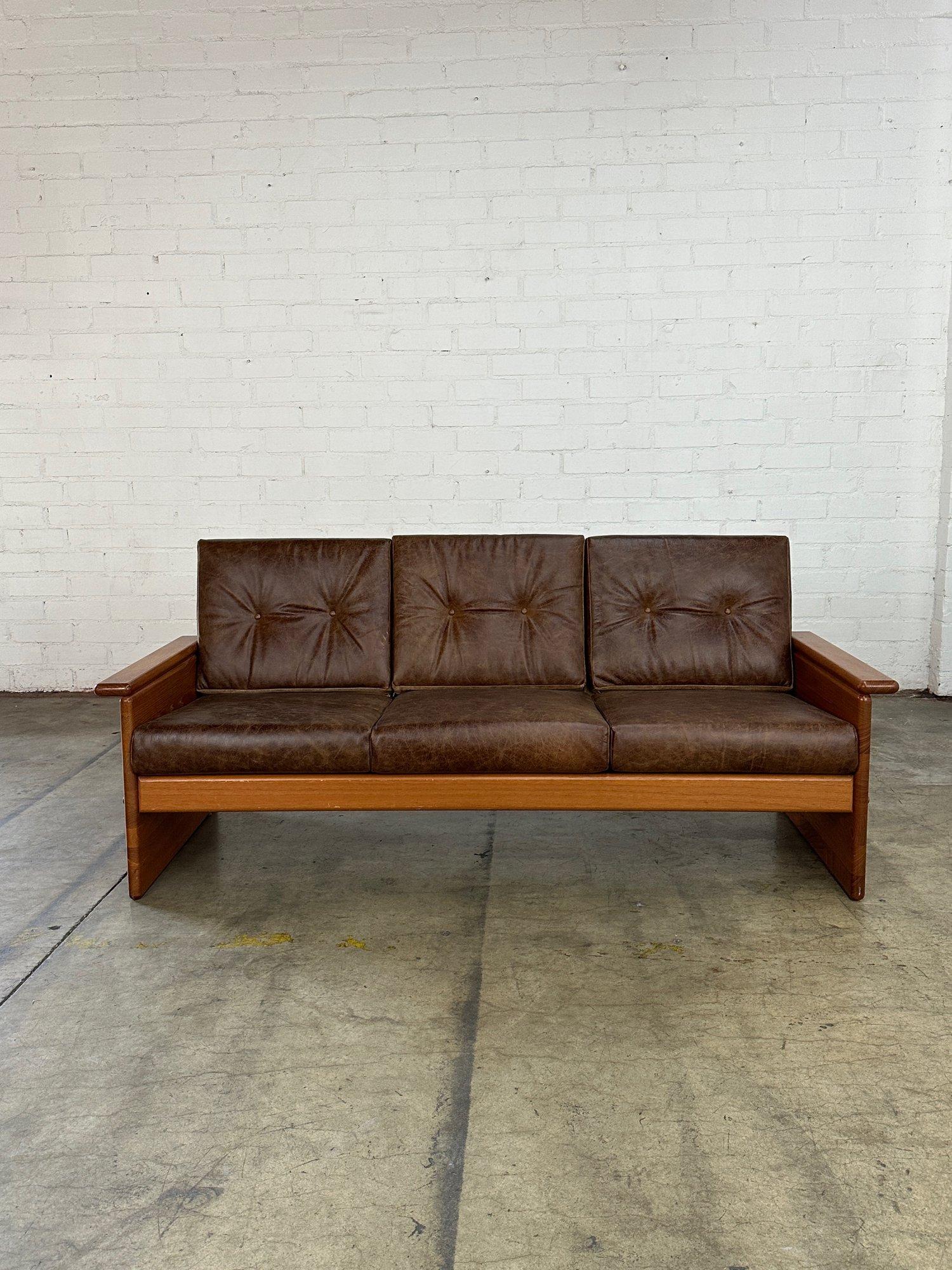 Mid-Century Modern Minimal Teak and Leather Sofa For Sale