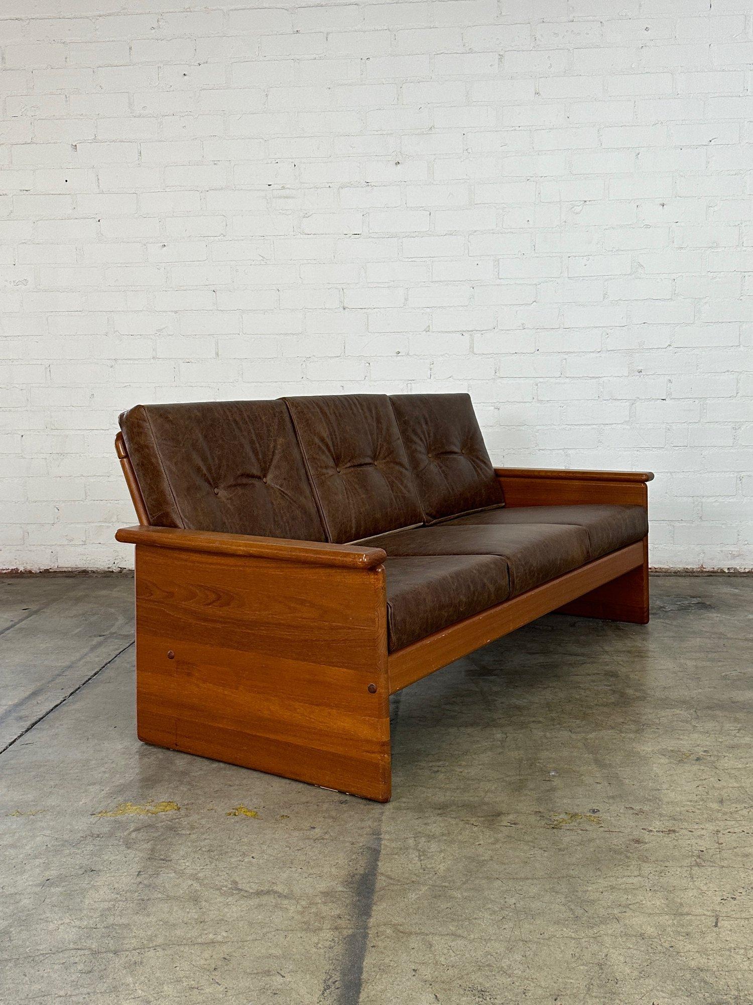 Minimal Teak and Leather Sofa For Sale 3