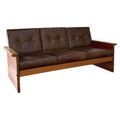 Sofa minimaliste en teck et cuir