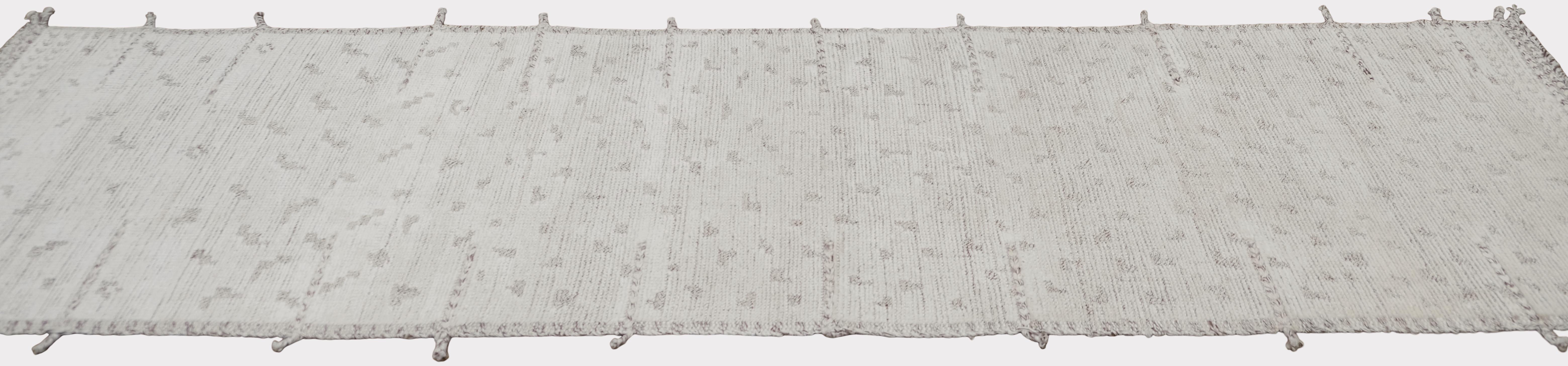 Minimal strukturiert  Neutraler Woll-Läufer  2'8''x10'3'' (Pakistanisch) im Angebot