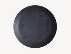 Minimalistischer schwarzer dreibeiniger Hocker aus massiver Esche von Coolican & Company