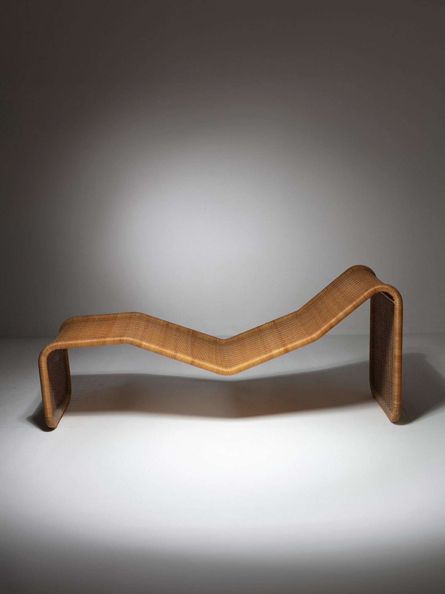 Italian Minimal Wicker Chaise Longue by Tito Agnoli for Bonacina, Italy, 1960s For Sale