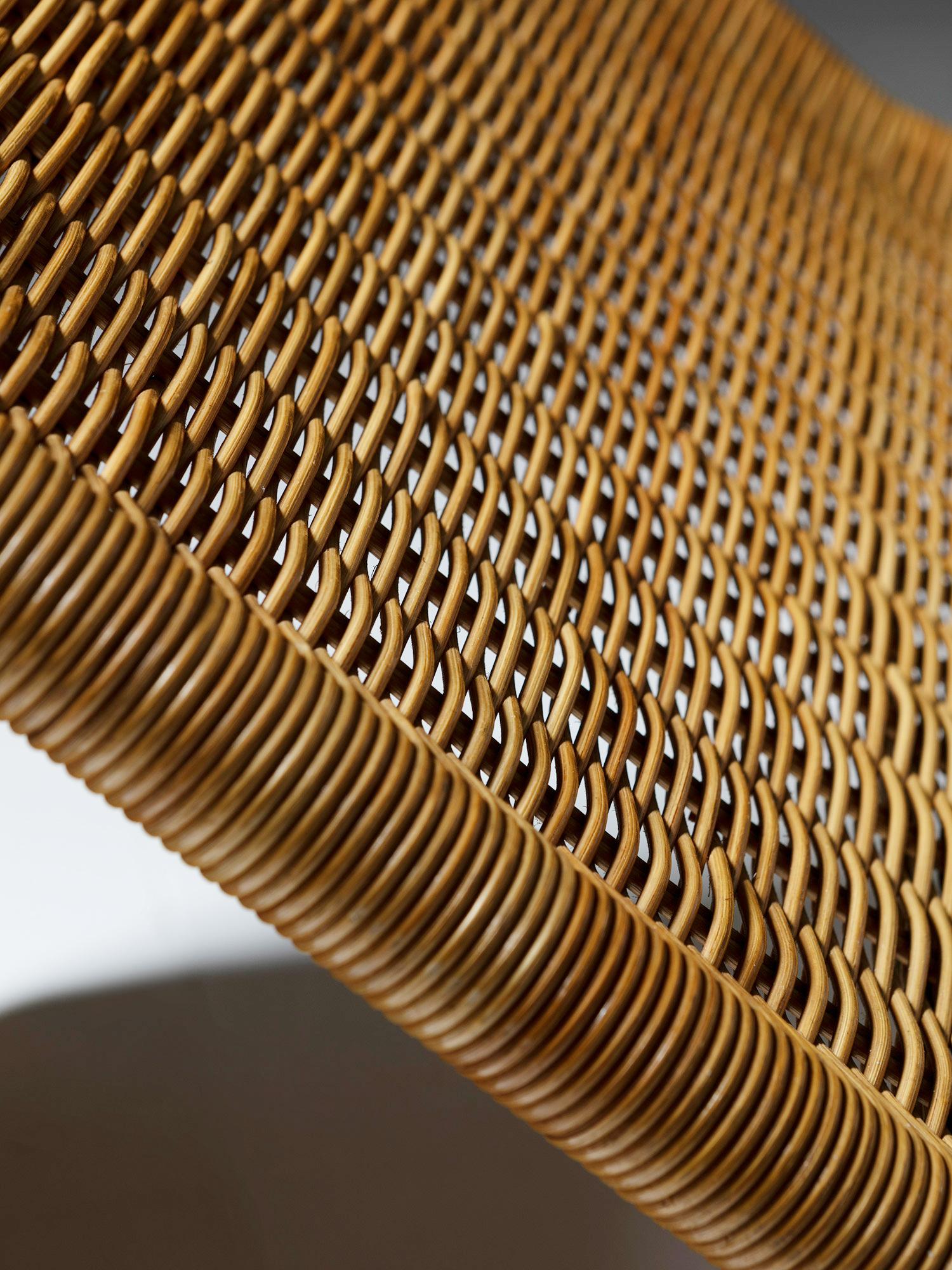 Minimal Wicker Chaise Longue by Tito Agnoli for Bonacina, Italy, 1960s For Sale 2