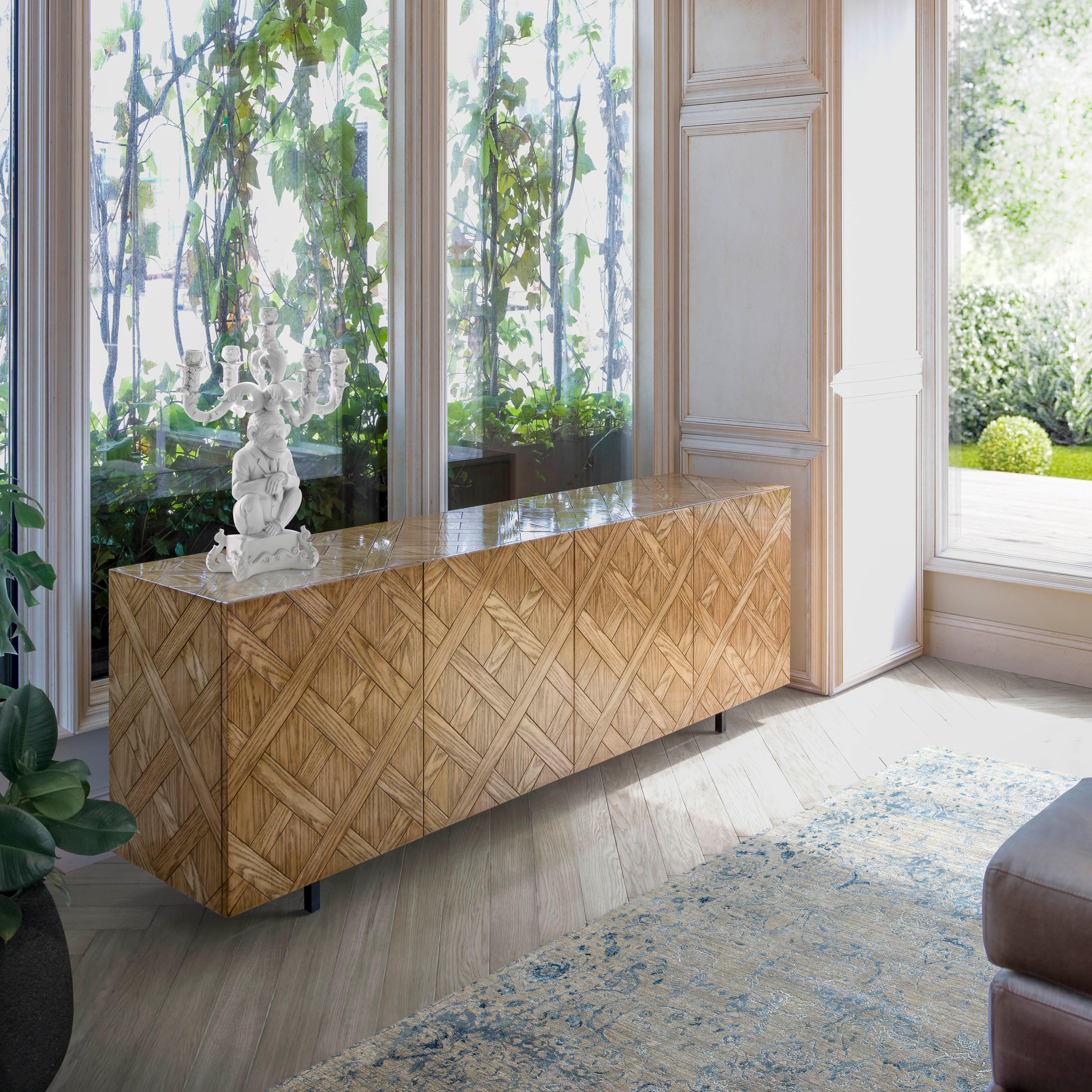 Postmoderno Credenza minimal in Wood, quattro ante, di Lola Glamour in vendita