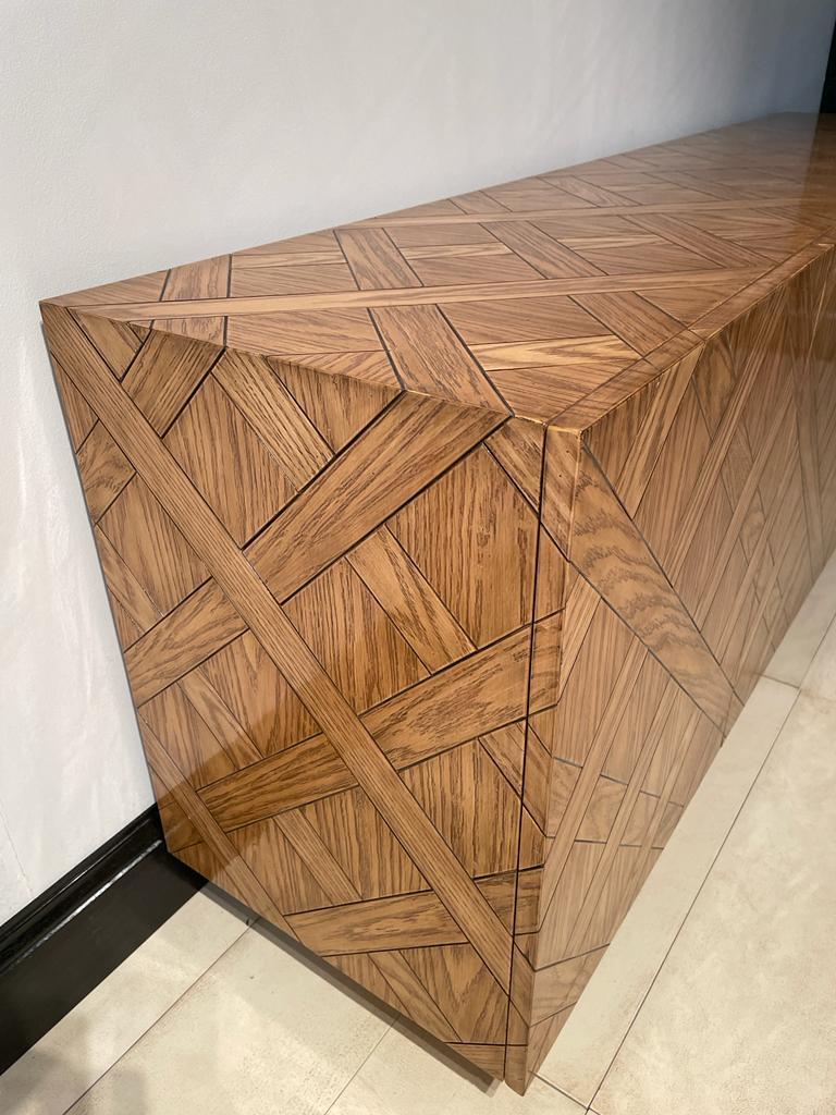 Spagnolo Credenza minimal in Wood, quattro ante, di Lola Glamour in vendita