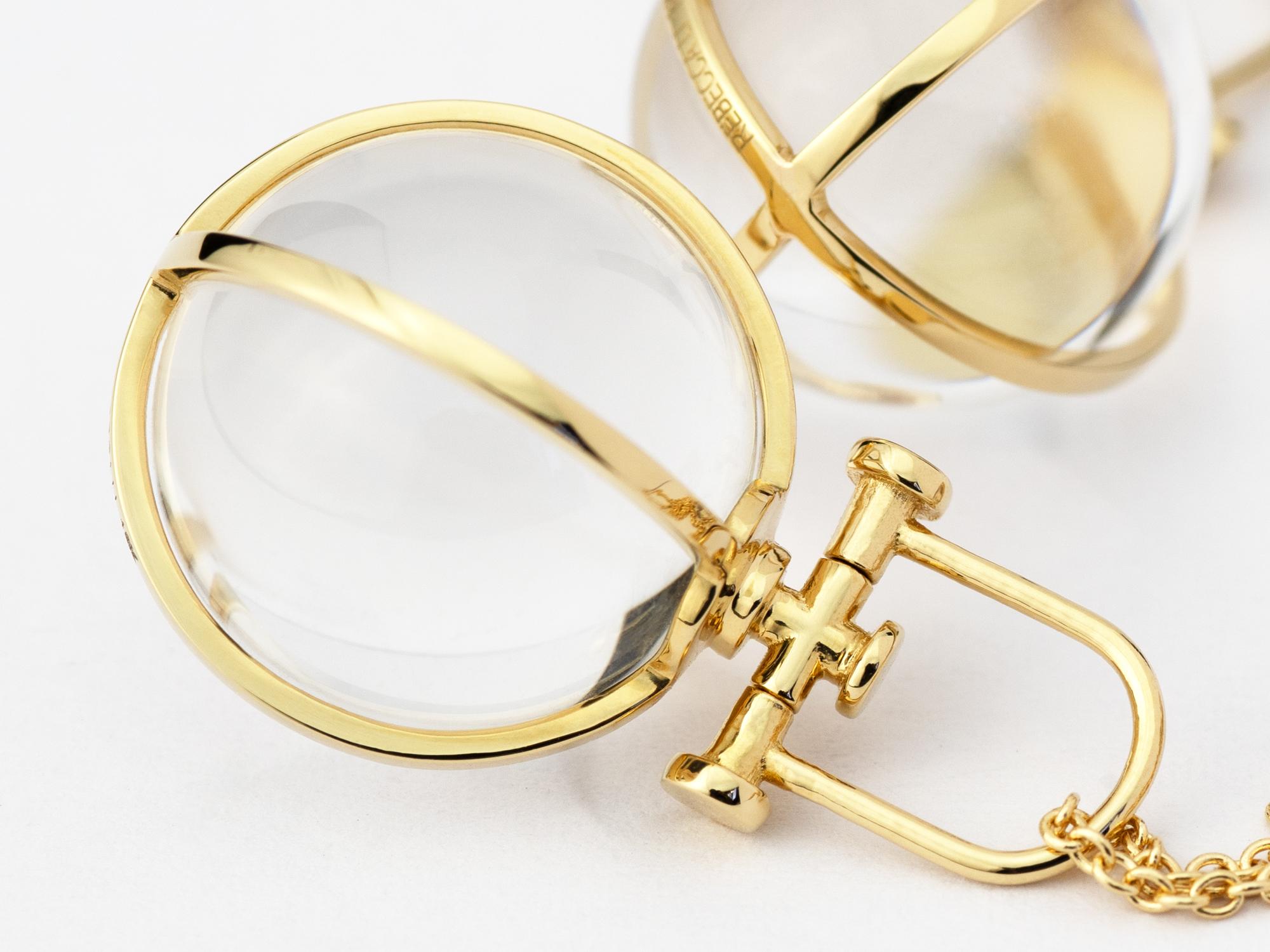 Contemporain Collier pendentif orbe talisman minimaliste en or massif 18 carats et cristal de roche naturel en vente