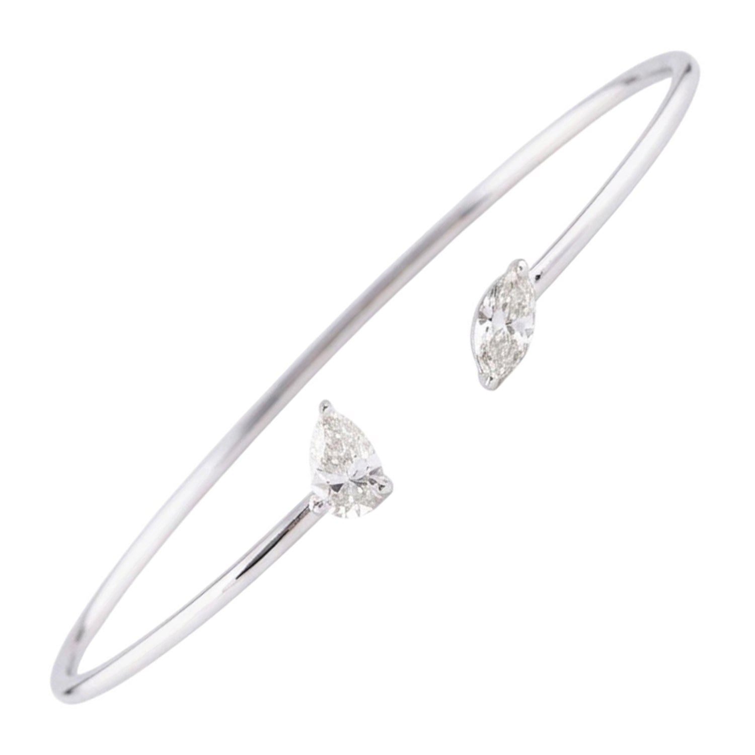 Brazalete minimalista de oro blanco de 18 quilates con diamantes de 0,9 quilates abierto con dos piedras