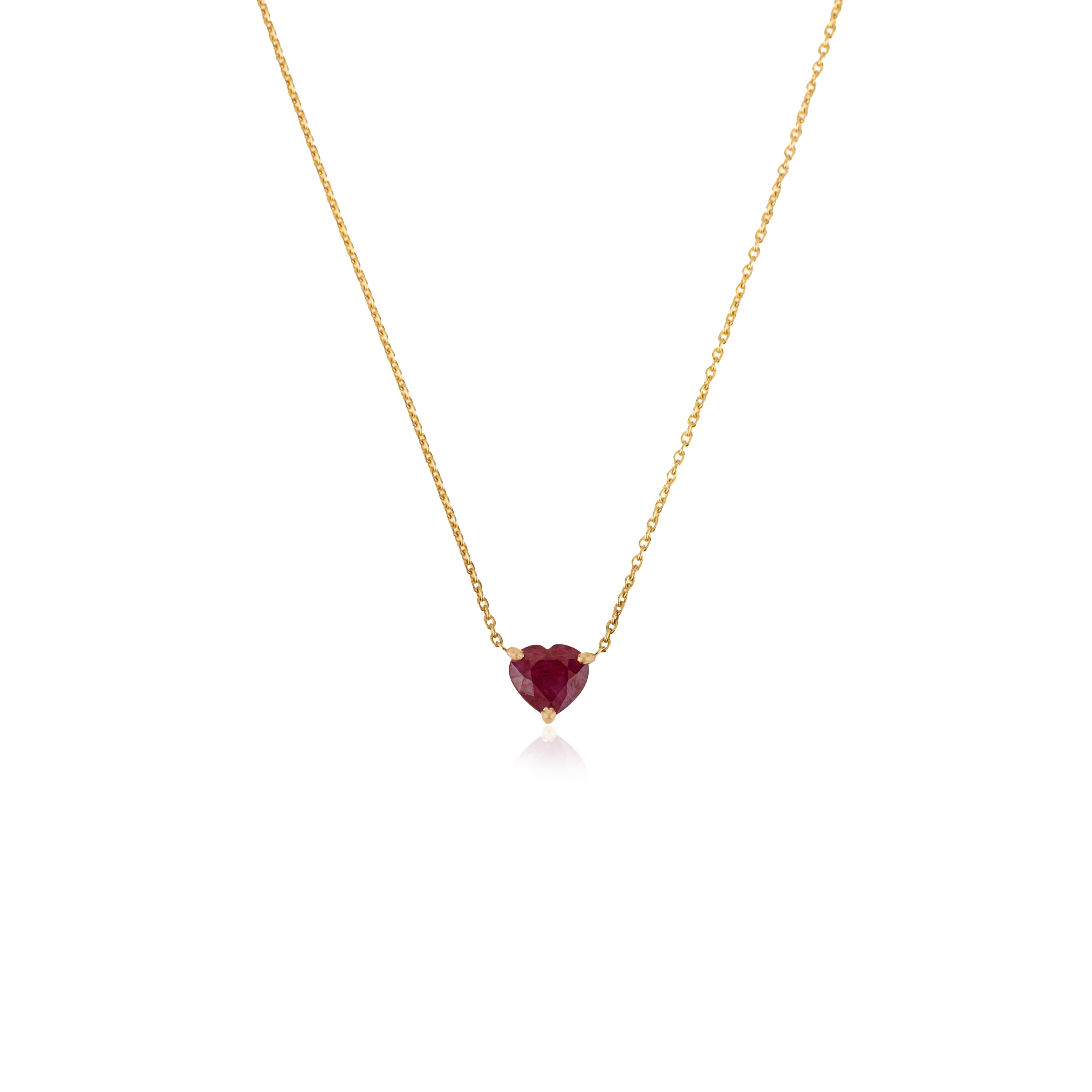 Minimalistischer 1 Karat herzförmiger natürlicher Rubin Anhänger Halskette in 14K Gelbgold (Moderne) im Angebot