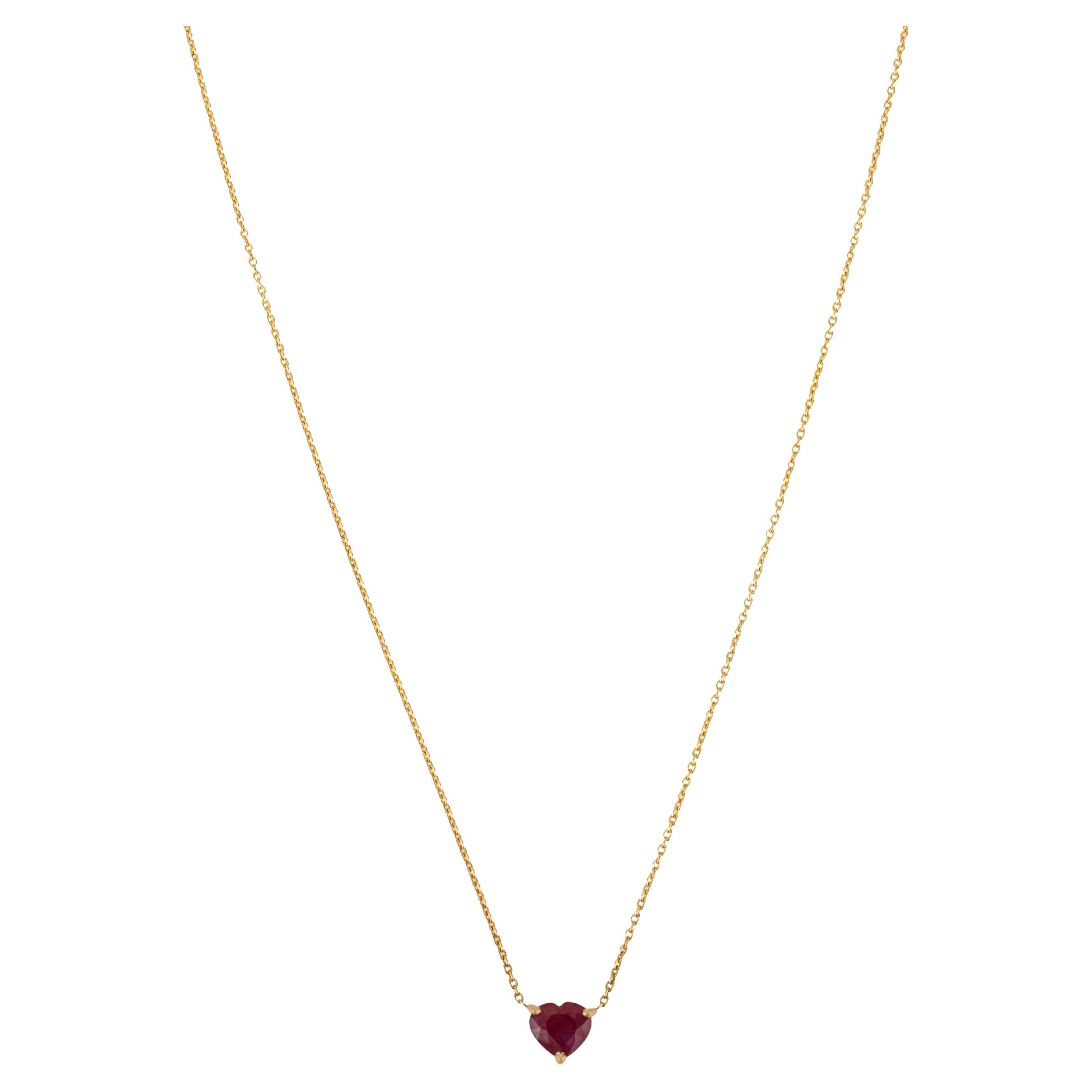 Collier minimaliste en or jaune 14 carats avec pendentif en forme de cœur en rubis naturel