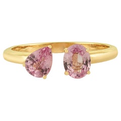 Bague ouverte minimaliste « Toi et Moi » sertie d'un saphir rose de 1,16 ct, en or jaune massif 14 carats