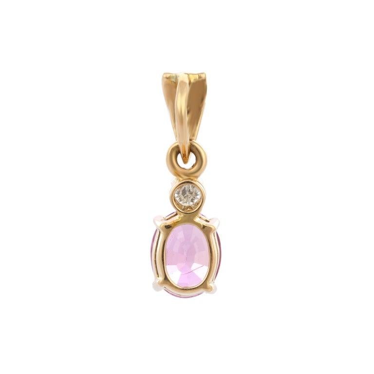 Pendentif minimaliste en or jaune 18 carats avec saphir rose ovale de 1,29 carat et diamants en vente 2