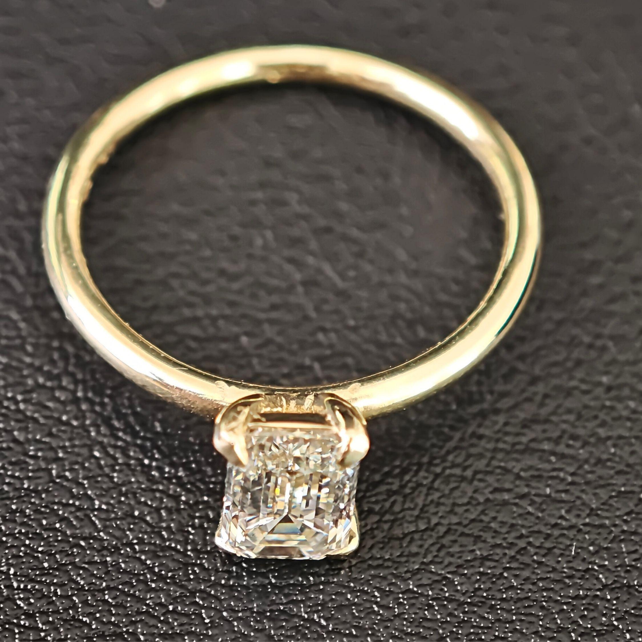 Minimalistischer 1,31ct Smaragd-Schliff Ring mit natürlichem Diamant  H VS1  14K Gelbgold im Angebot 3