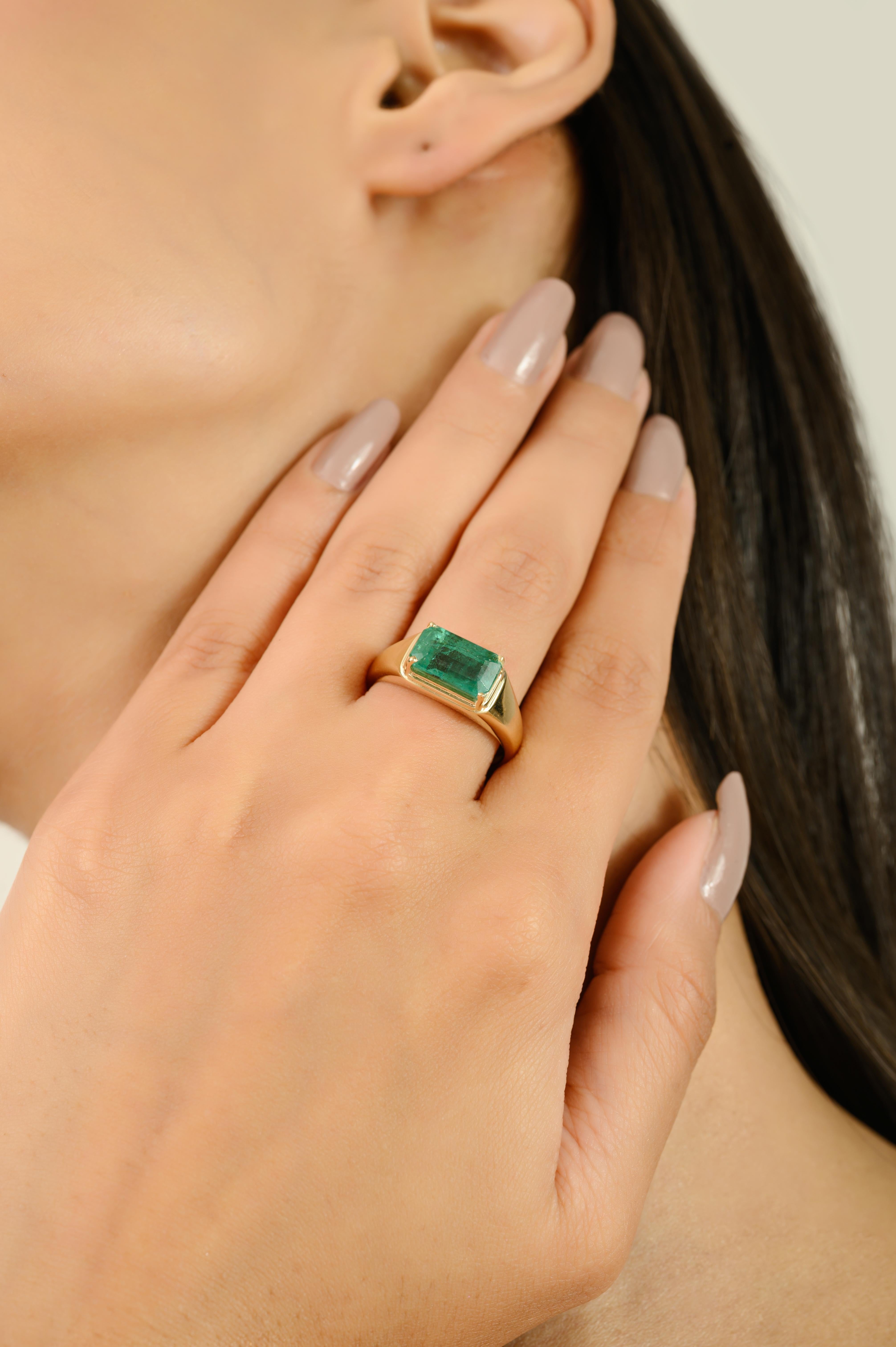 En vente :  Bague de chevalière minimaliste en or jaune massif 14K avec émeraude taillée en octogone Bijoux fins 2