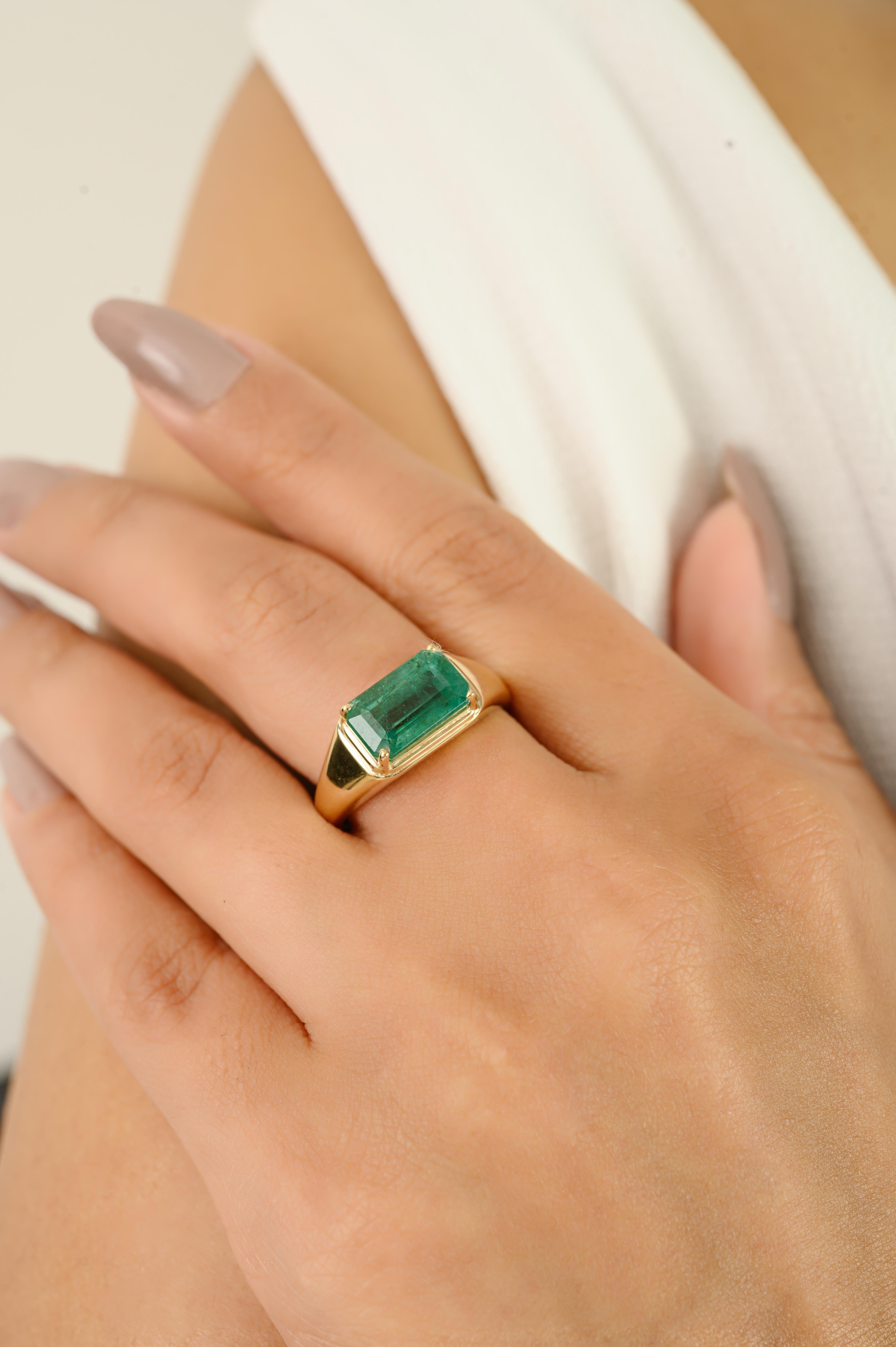 En vente :  Bague de chevalière minimaliste en or jaune massif 14K avec émeraude taillée en octogone Bijoux fins 6