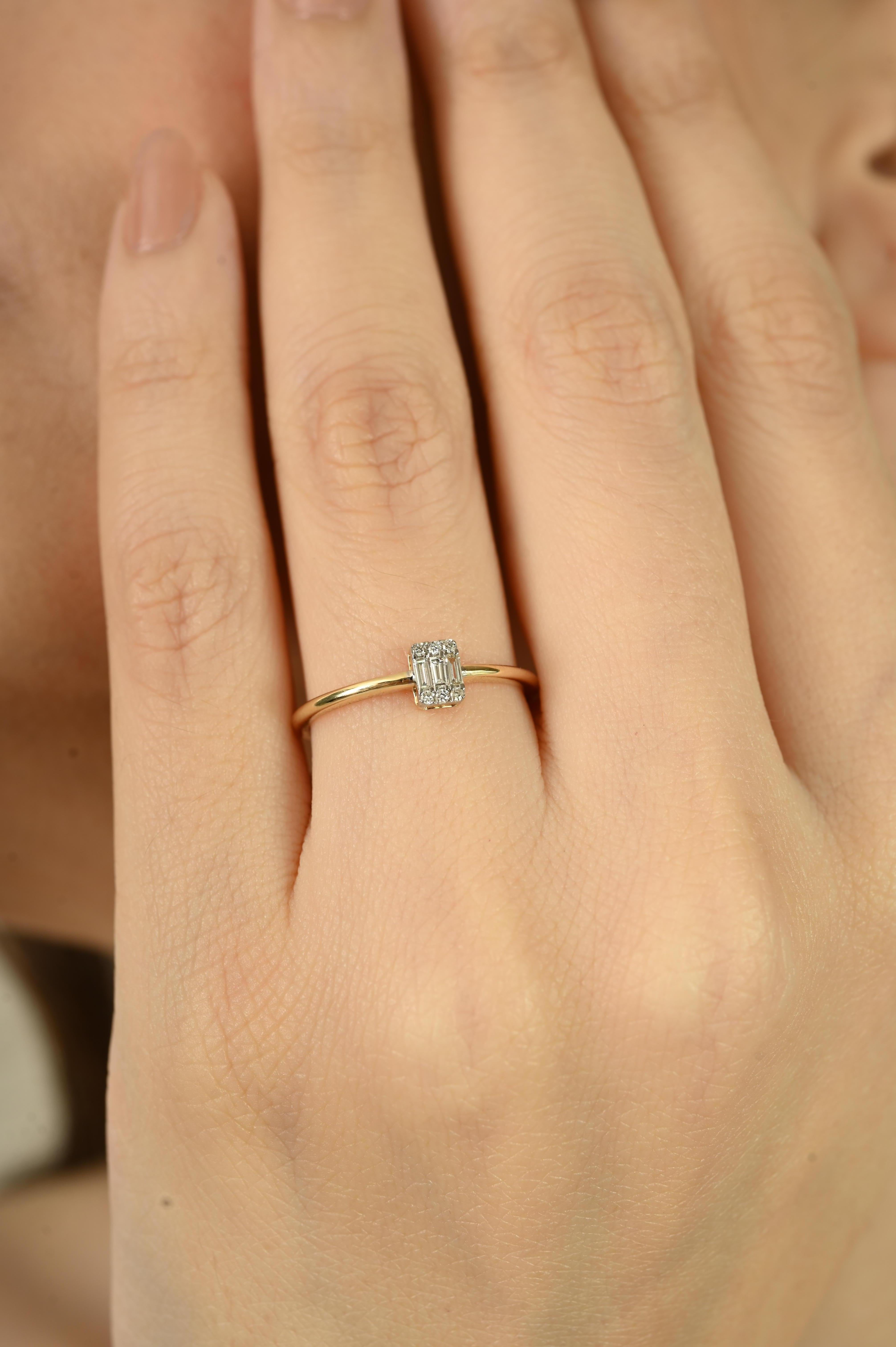 En vente :  Bague empilable minimaliste en or jaune 14K avec diamants baguettes Bijoux fins 6