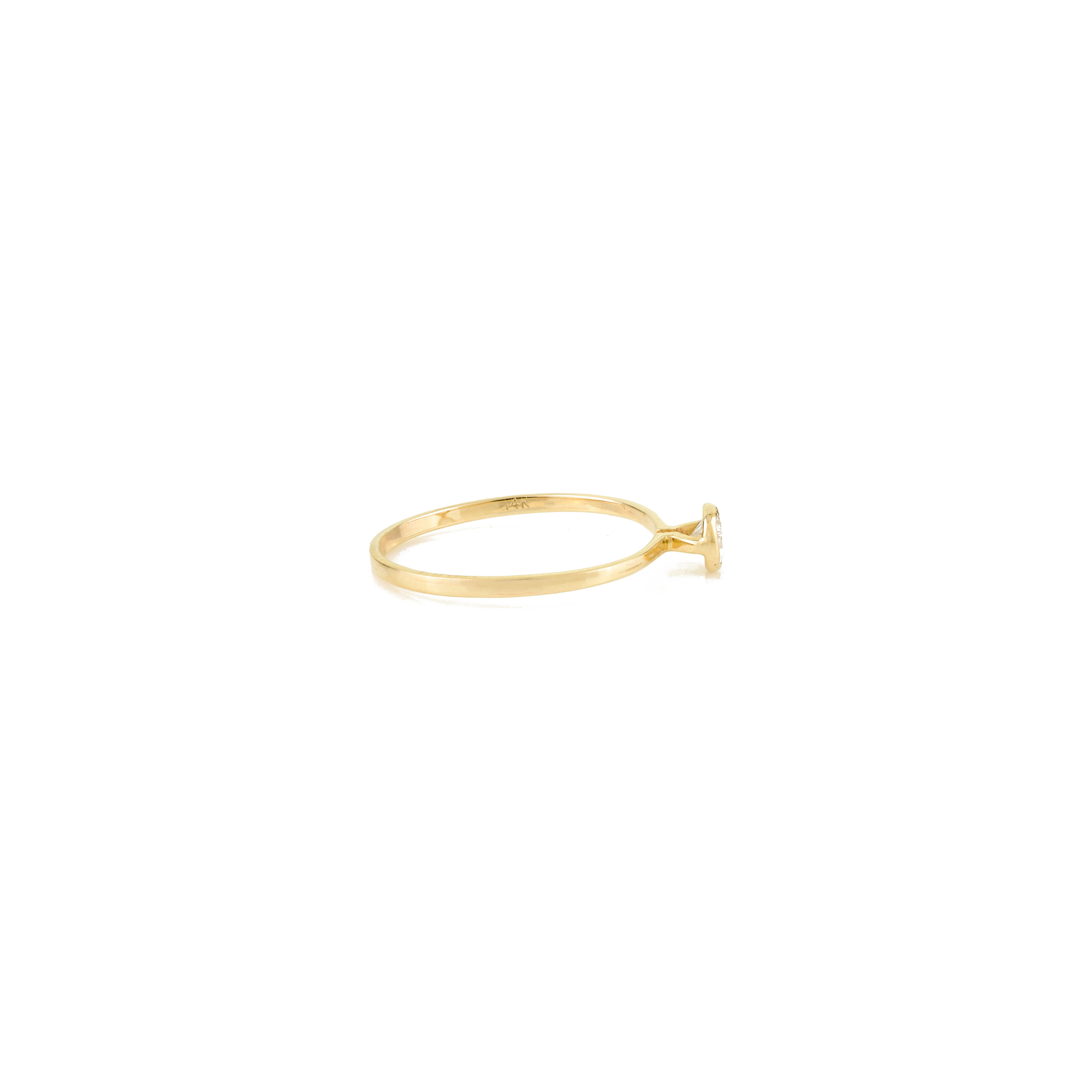 En vente :  Bague solitaire en or jaune 14k avec chaton et diamant Minimaliste Bijoux de tous les jours 9